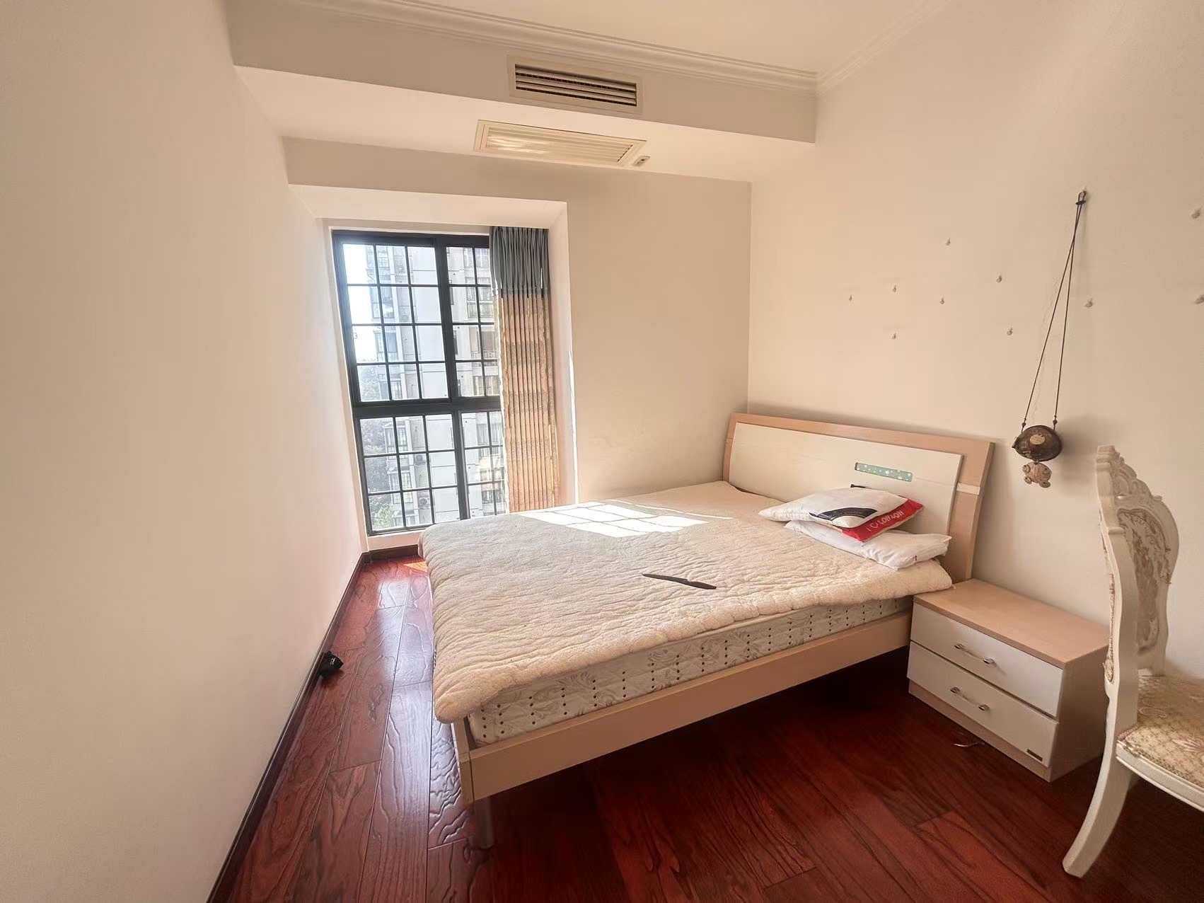 逸臣桃源  3室2厅2卫    2100.0元/月 逸臣桃源  3室2厅2卫    2100.0元/月室内图