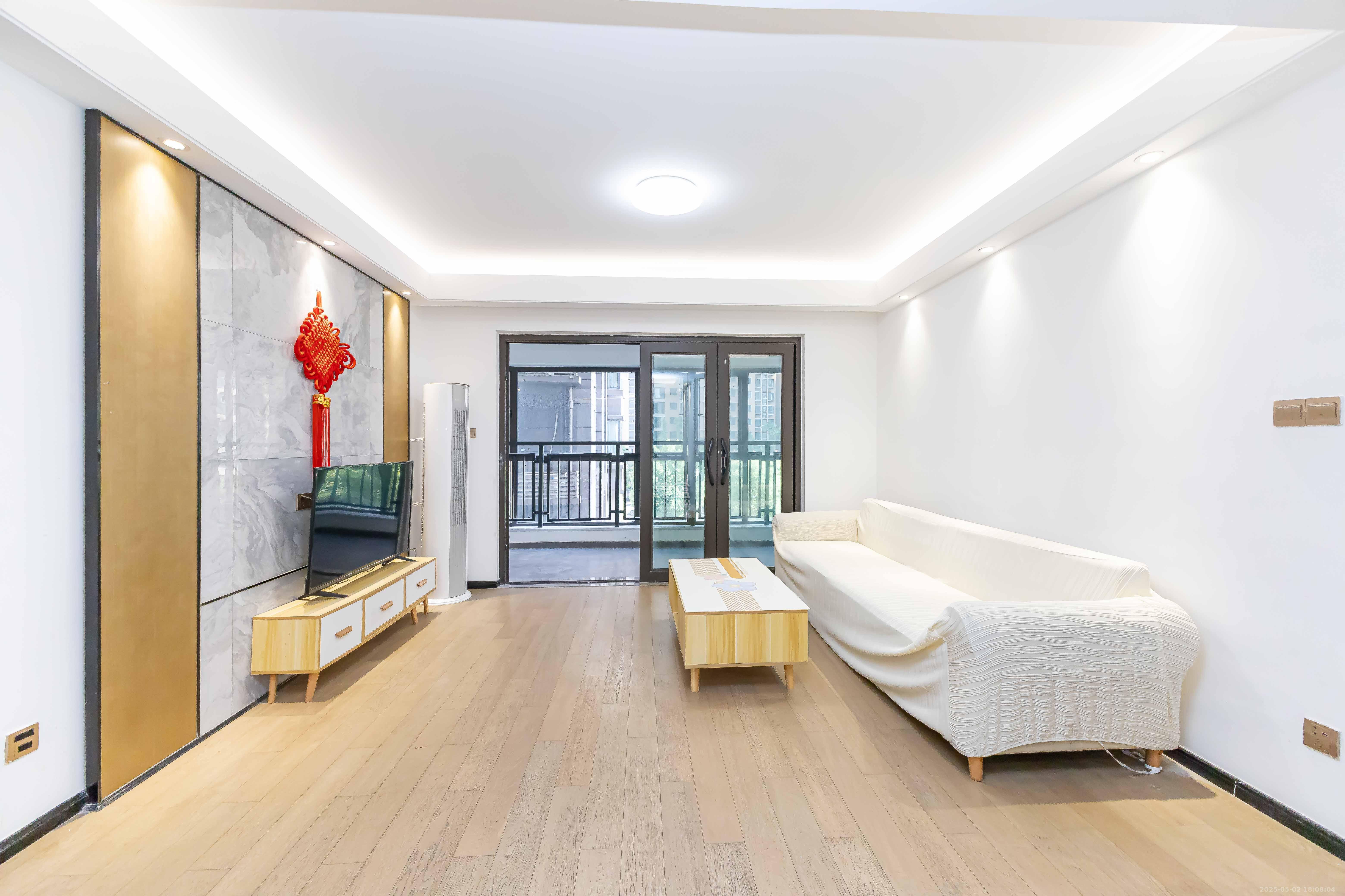 润和滨江府 4室2厅2卫 119.8万 润和滨江府 4室2厅2卫 119.8万客厅