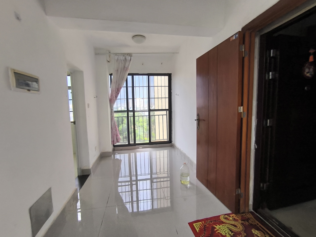 秀山观海苑  2室2厅1卫    108.0万 秀山观海苑  2室2厅1卫    108.0万客厅