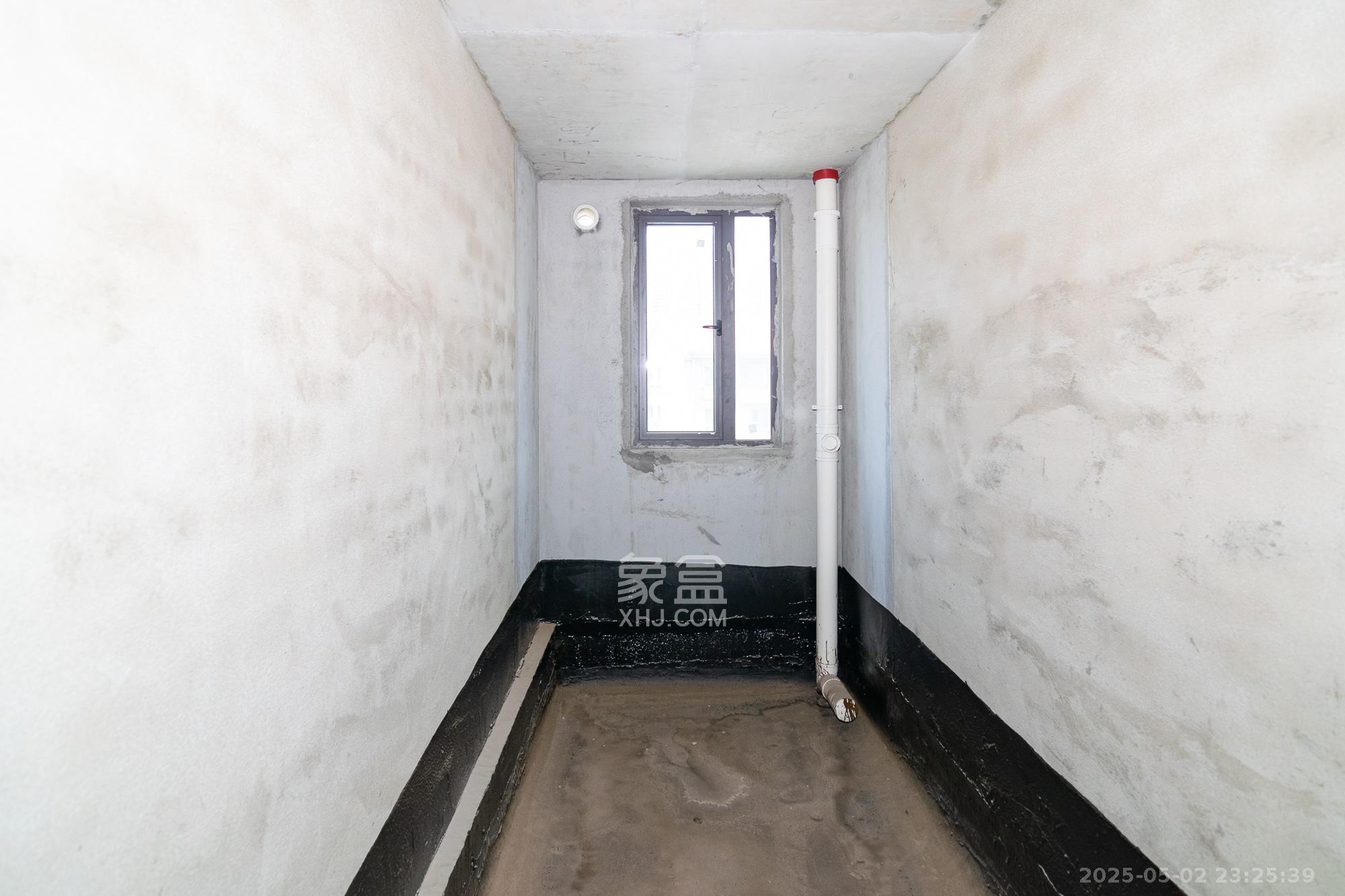 润和谷山郡(悦禧山庄水榭花都)  5室2厅3卫    145.0万 润和谷山郡(悦禧山庄水榭花都)  5室2厅3卫    145.0万卫生间