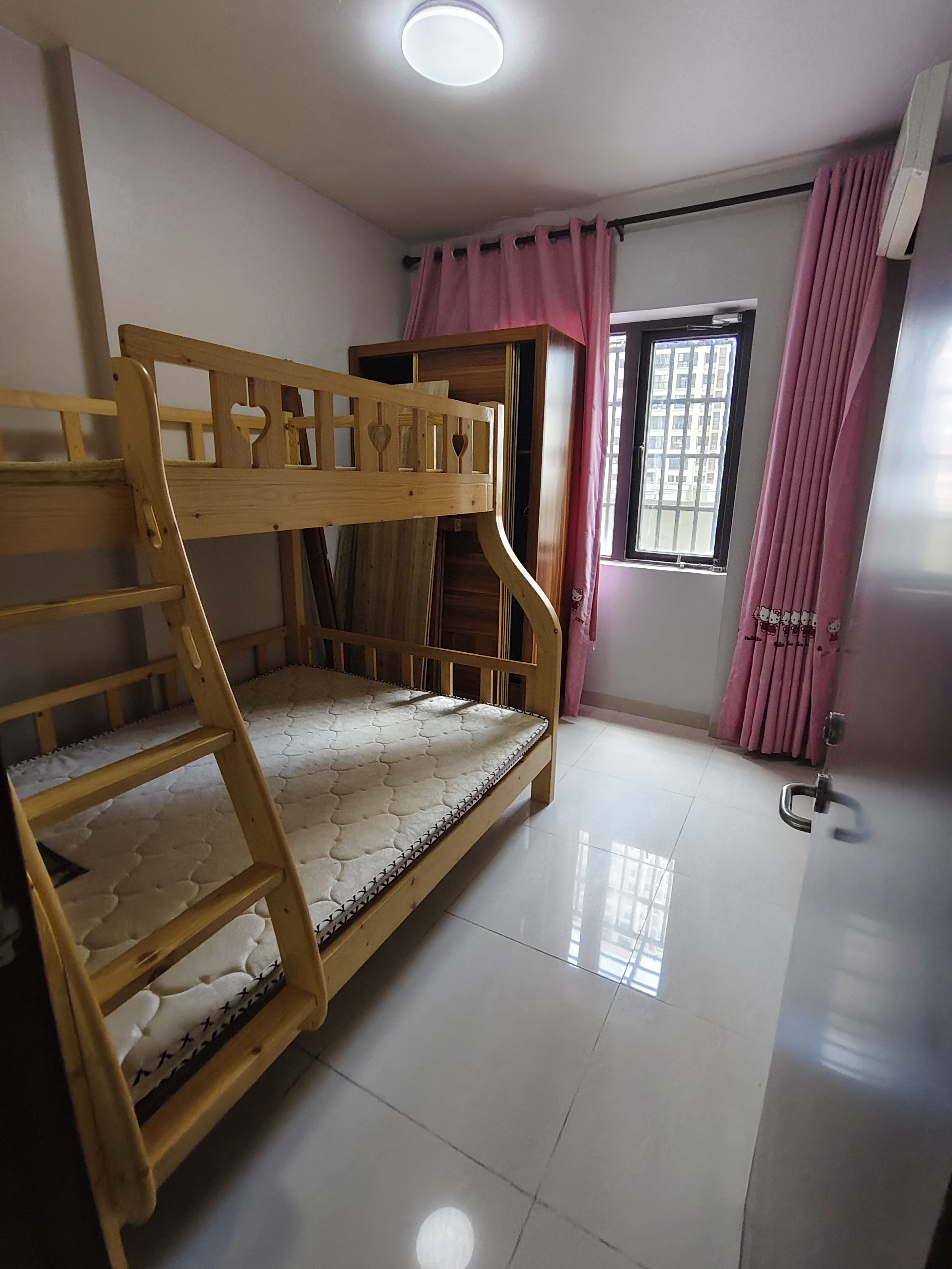 滨海新城一区（B-06地块）  4室2厅1卫   3800.00元/月室内图