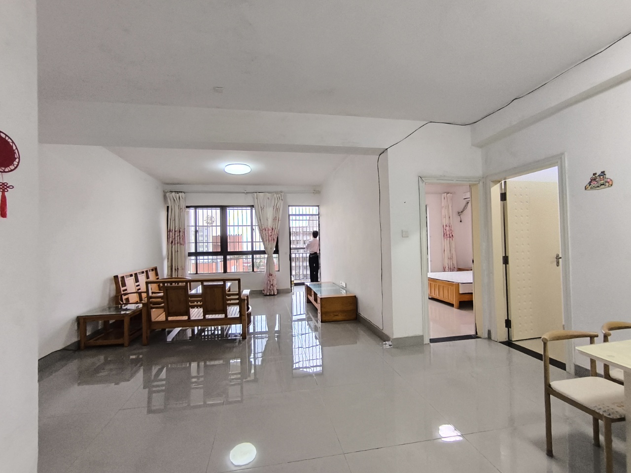 秀山观海苑  2室2厅1卫    108.0万 秀山观海苑  2室2厅1卫    108.0万客厅