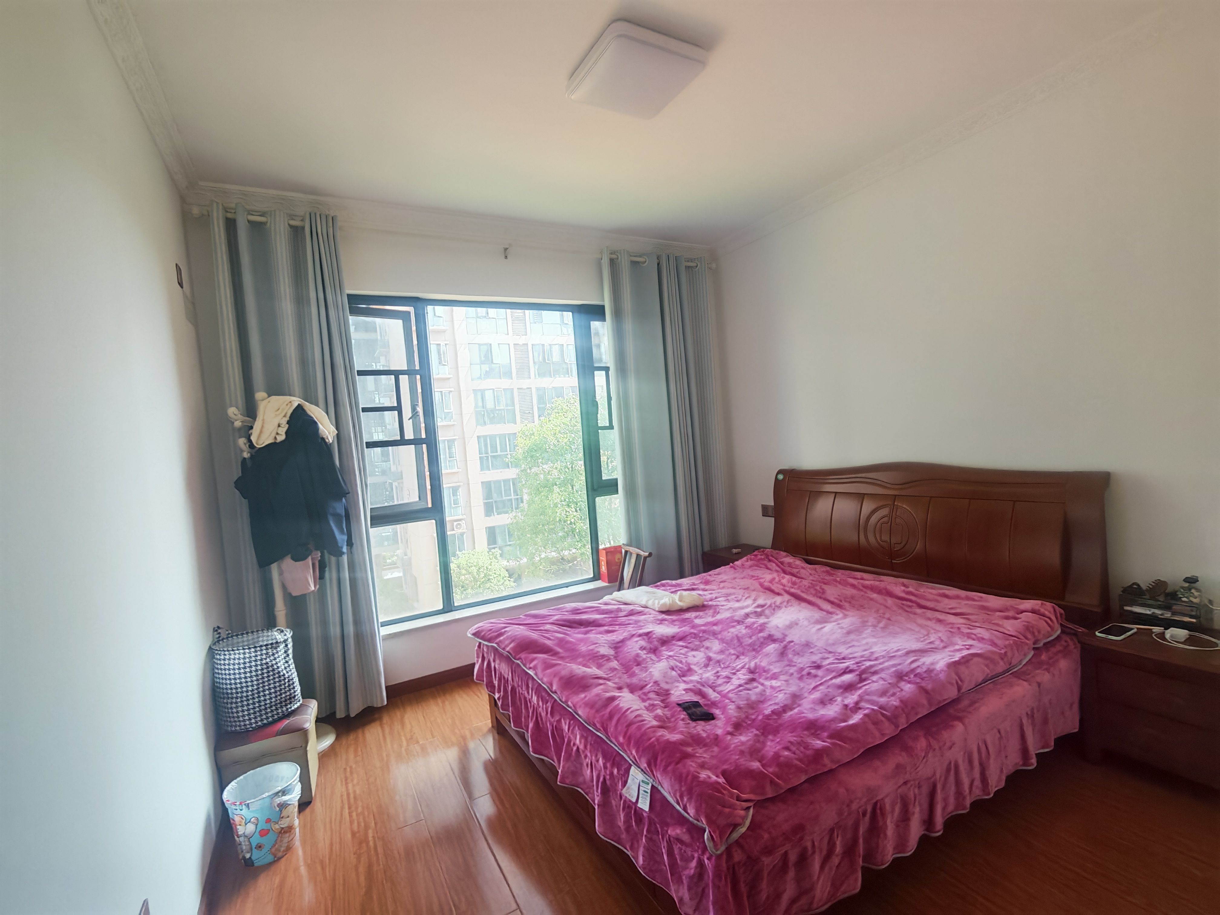 大同沁园  3室2厅2卫    77.8万客厅