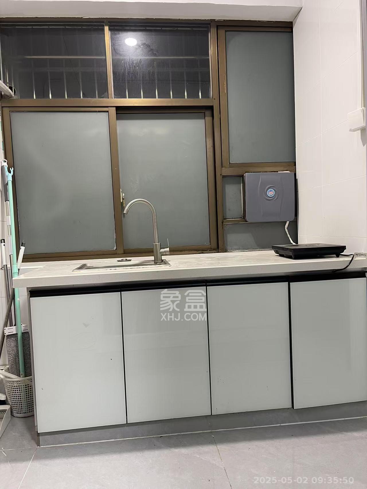 高桥老二号小区 1室1厅1卫 1100.0元/月 高桥老二号小区 1室1厅1卫 1100.0元/月室内图