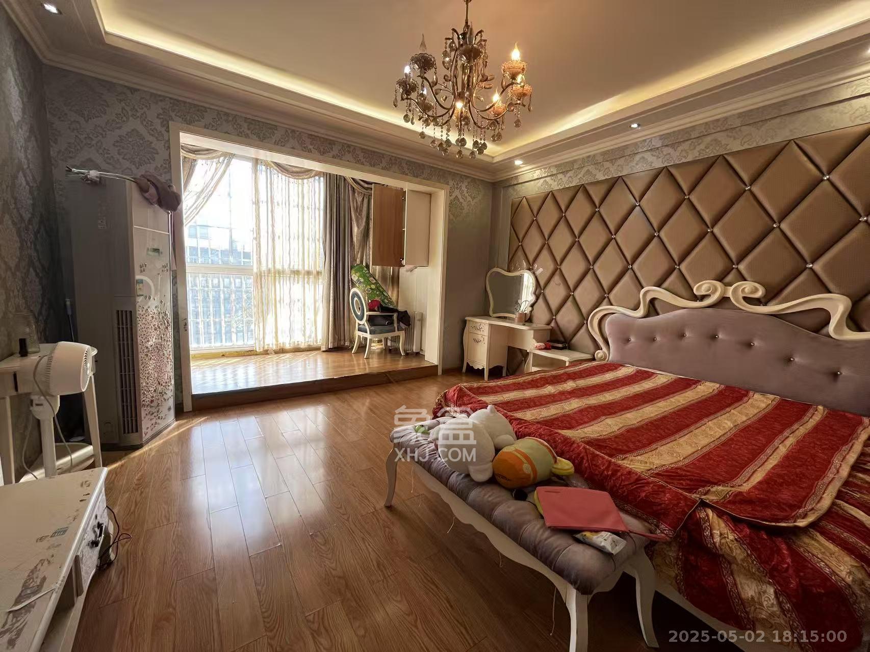 阳光100二期 3室2厅2卫 3500.0元/月 阳光100二期 3室2厅2卫 3500.0元/月室内图