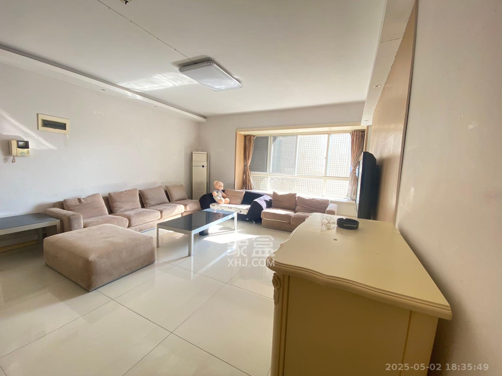 欧园 3室2厅1卫 3300.0元/月 欧园 3室2厅1卫 3300.0元/月室内图