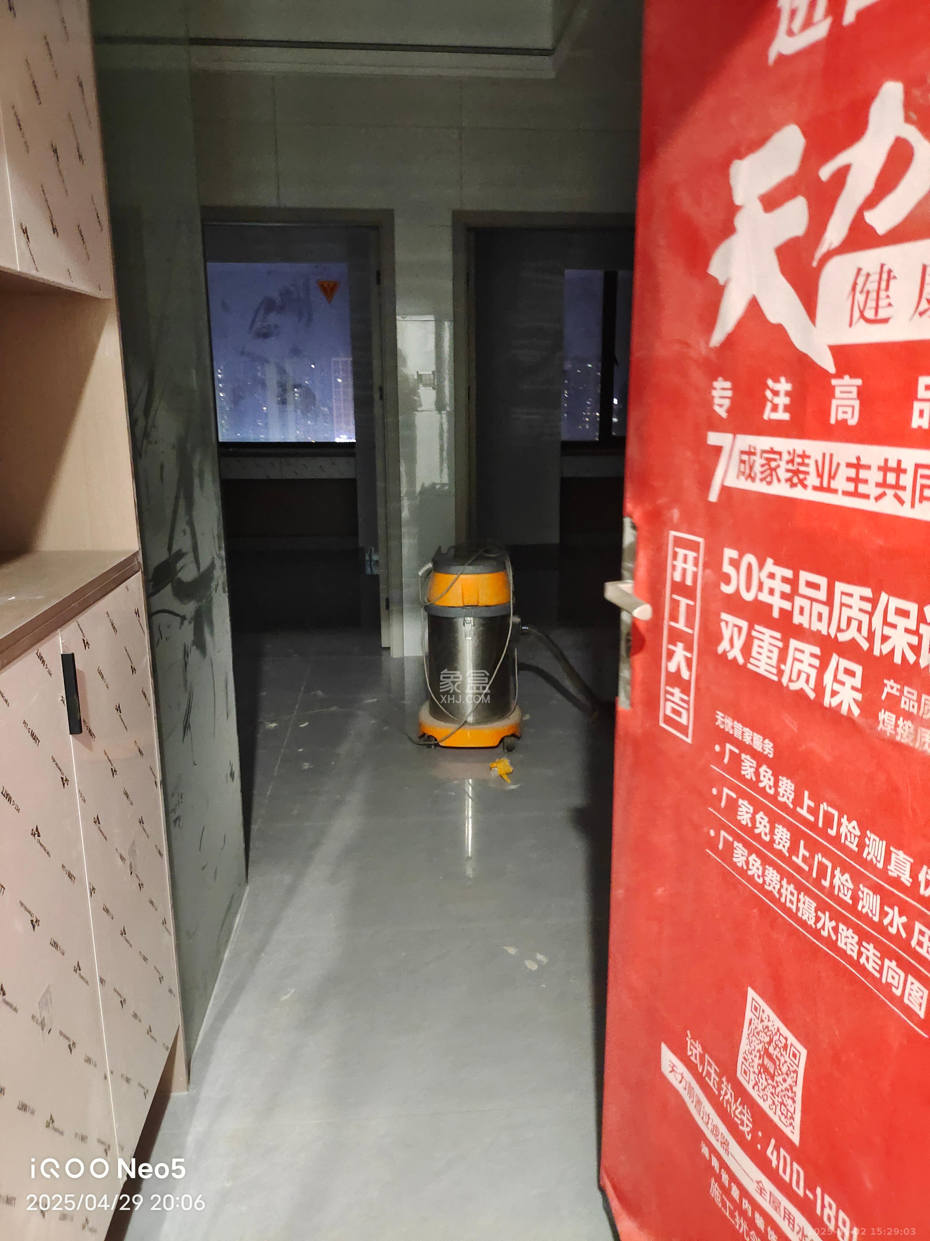 鄱阳汇金中心  1室0厅0卫   2000.00元/月