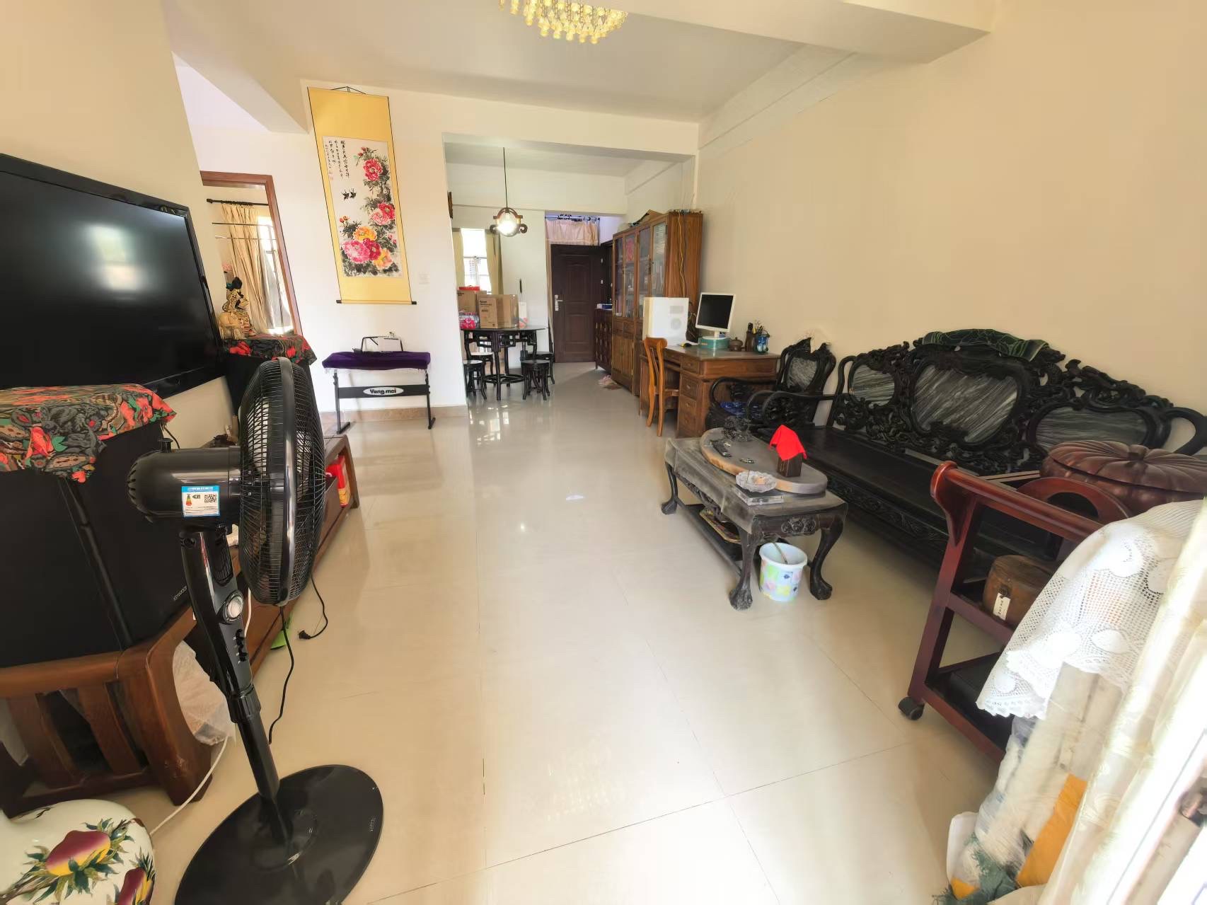 燕泰国际花园 2室2厅1卫 95.0万 燕泰国际花园 2室2厅1卫 95.0万客厅