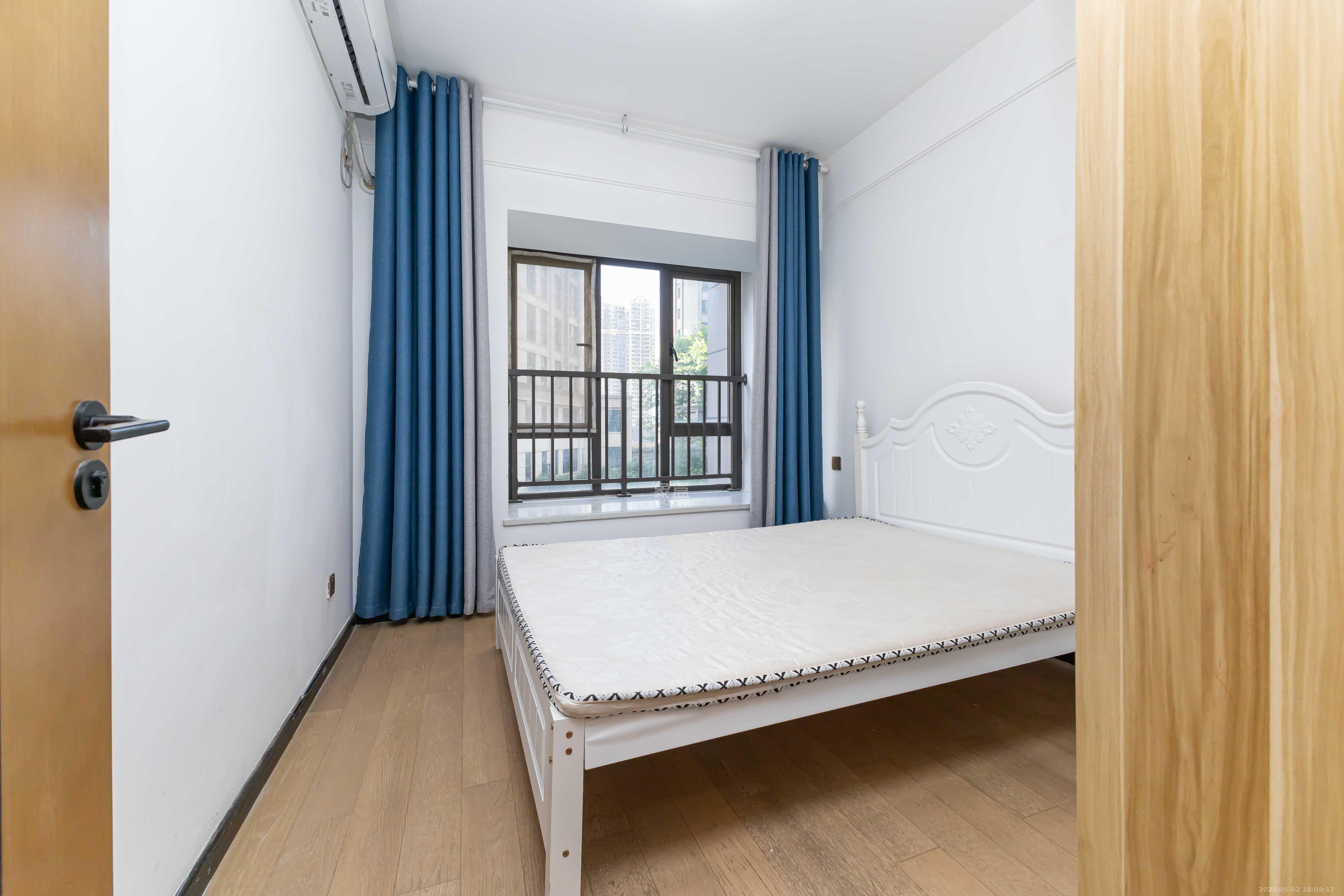 润和滨江府 4室2厅2卫 119.8万 润和滨江府 4室2厅2卫 119.8万卧室