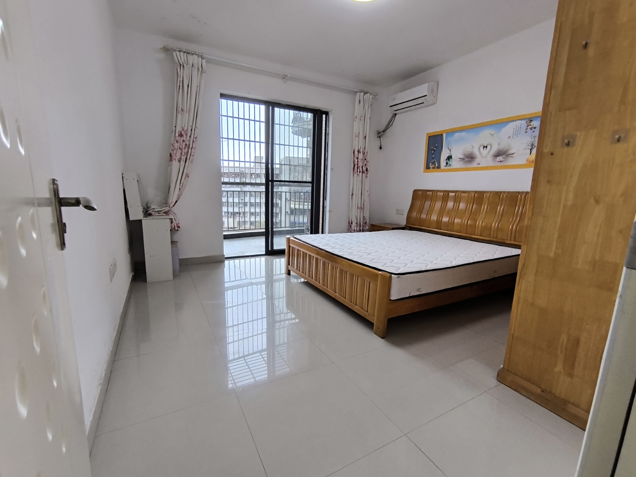 秀山观海苑  2室2厅1卫    108.0万 秀山观海苑  2室2厅1卫    108.0万客厅