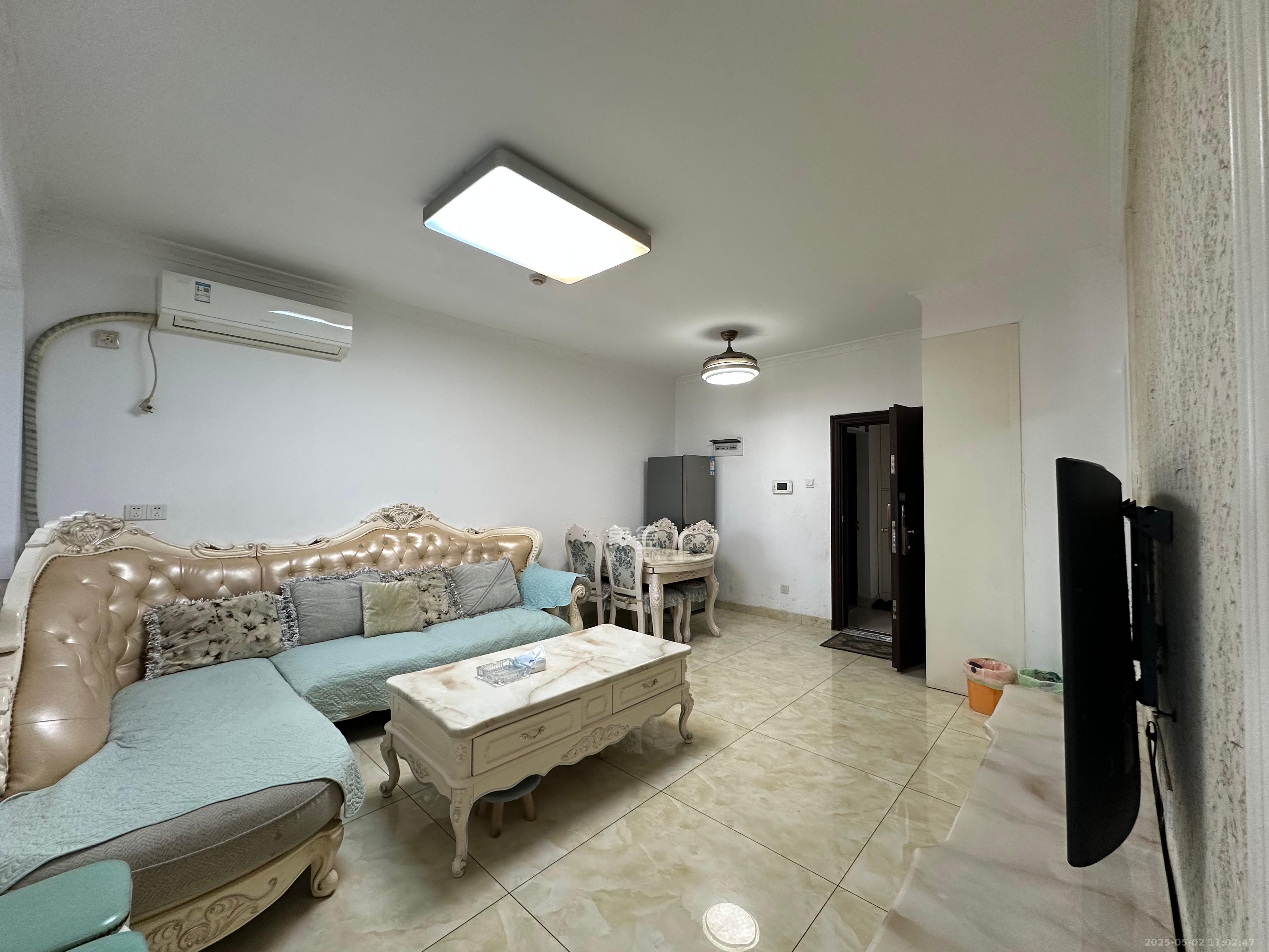 绿地海外滩一期  3室1厅1卫    2000.0元/月 绿地海外滩一期  3室1厅1卫    2000.0元/月室内图1