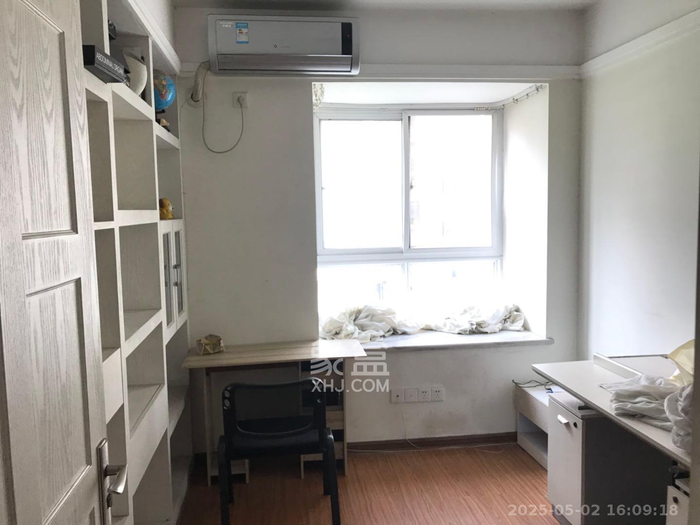 嘉盛华庭(一期、二期、三期)  3室2厅1卫    2700.0元/月 嘉盛华庭(一期、二期、三期)  3室2厅1卫    2700.0元/月室内图