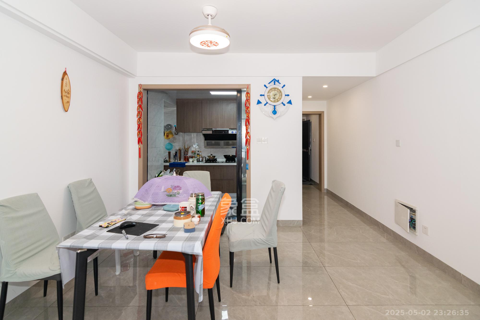 润和紫郡一期 3室2厅2卫 79.8万 润和紫郡一期 3室2厅2卫 79.8万客厅