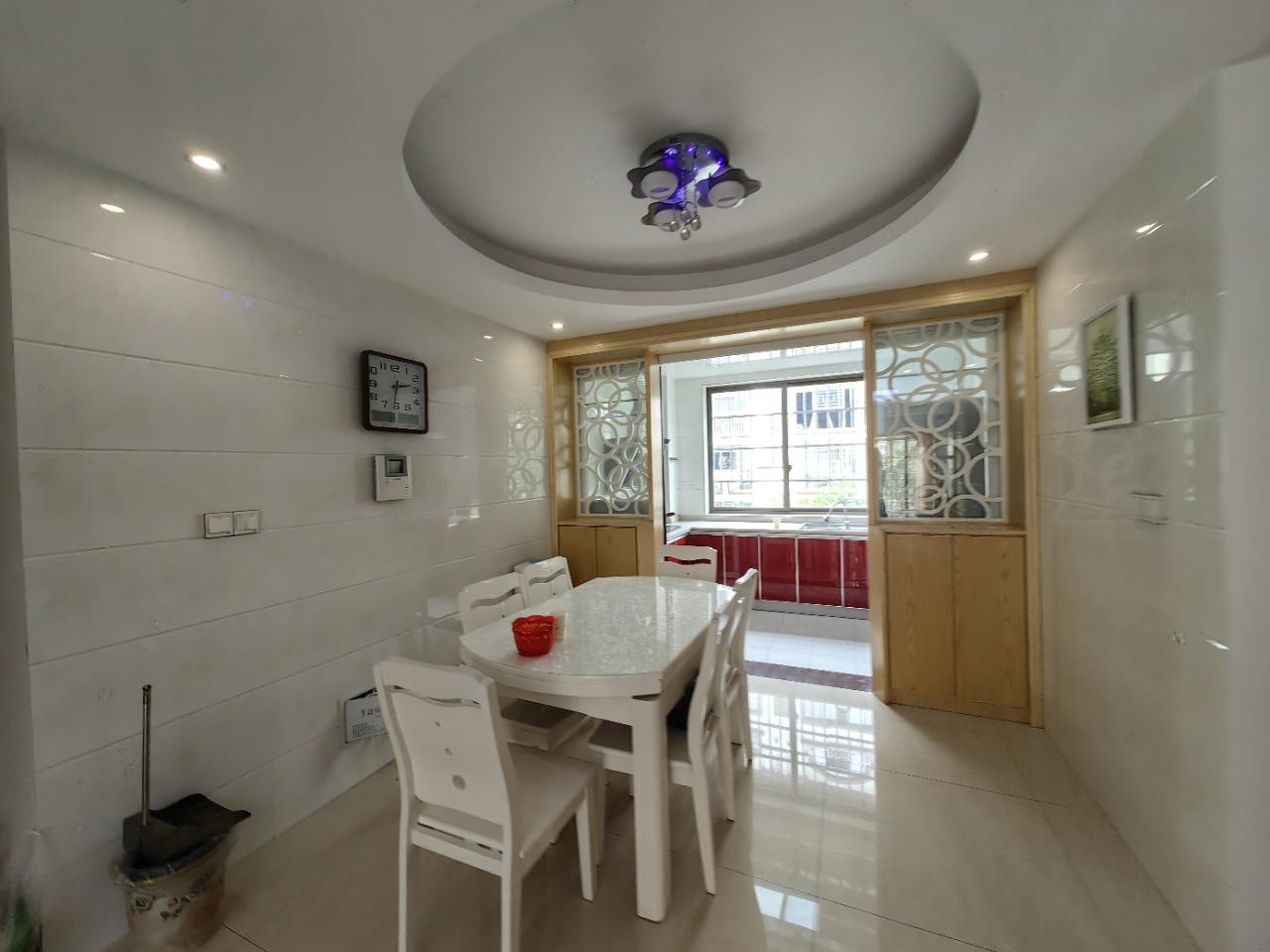 精锐华府(精锐华庭) 3室2厅2卫 1680.0元/月 精锐华府(精锐华庭) 3室2厅2卫 1680.0元/月室内图