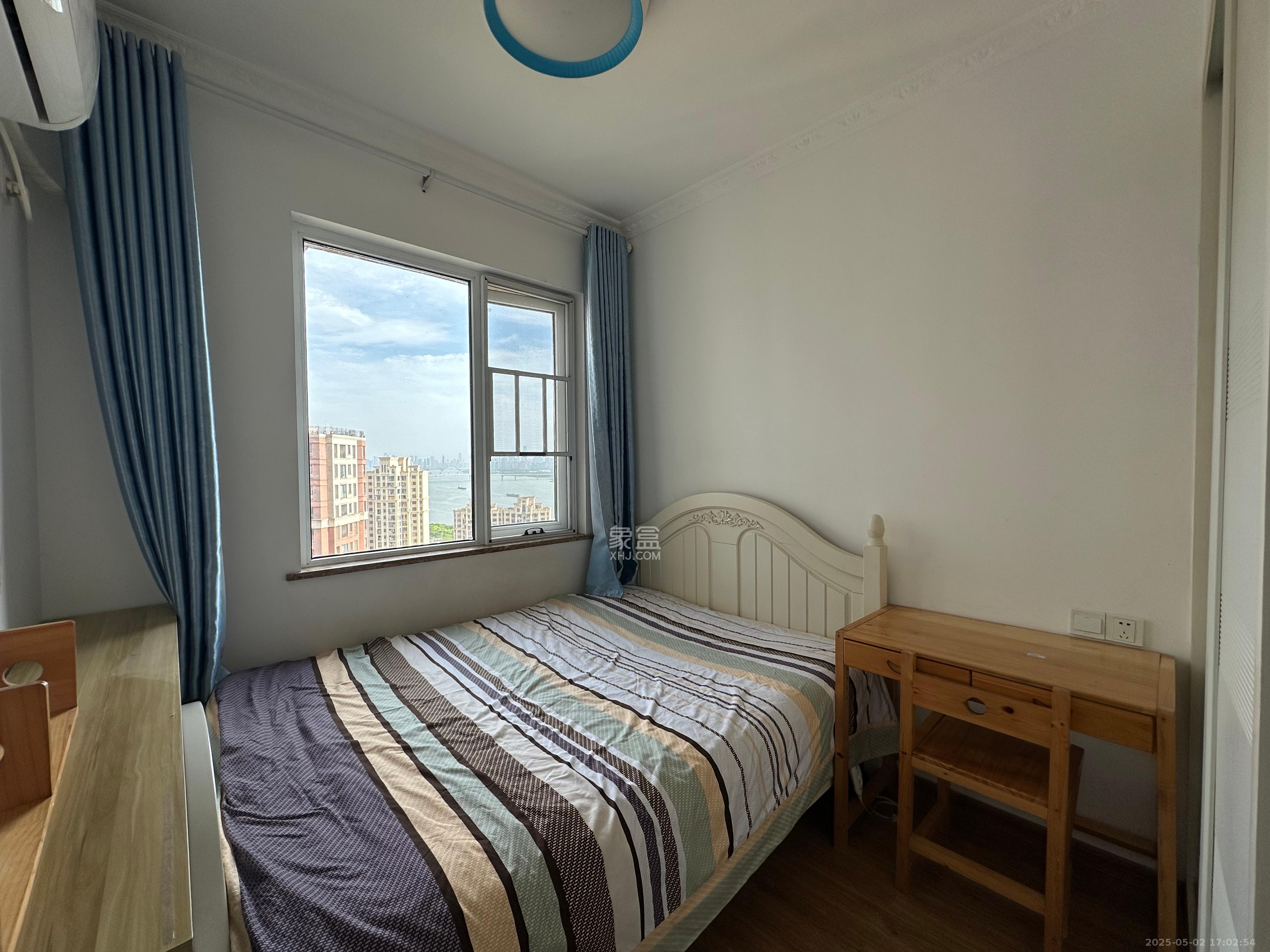 绿地海外滩一期  3室1厅1卫    2000.0元/月 绿地海外滩一期  3室1厅1卫    2000.0元/月室内图