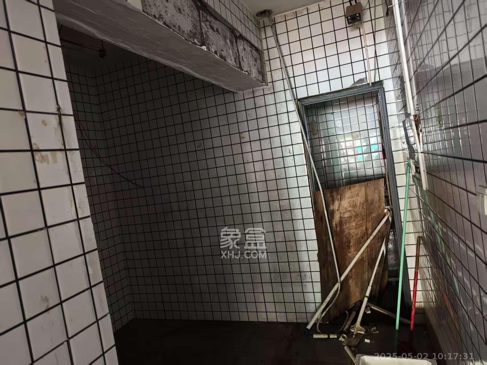 麓谷加州阳光   74.0㎡     10000.00元/月室内图