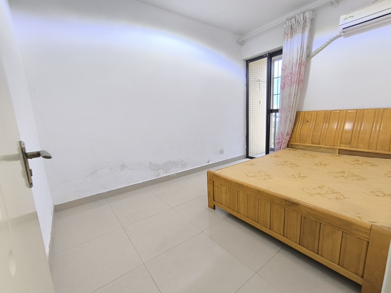 秀山观海苑  2室2厅1卫    108.0万 秀山观海苑  2室2厅1卫    108.0万客厅