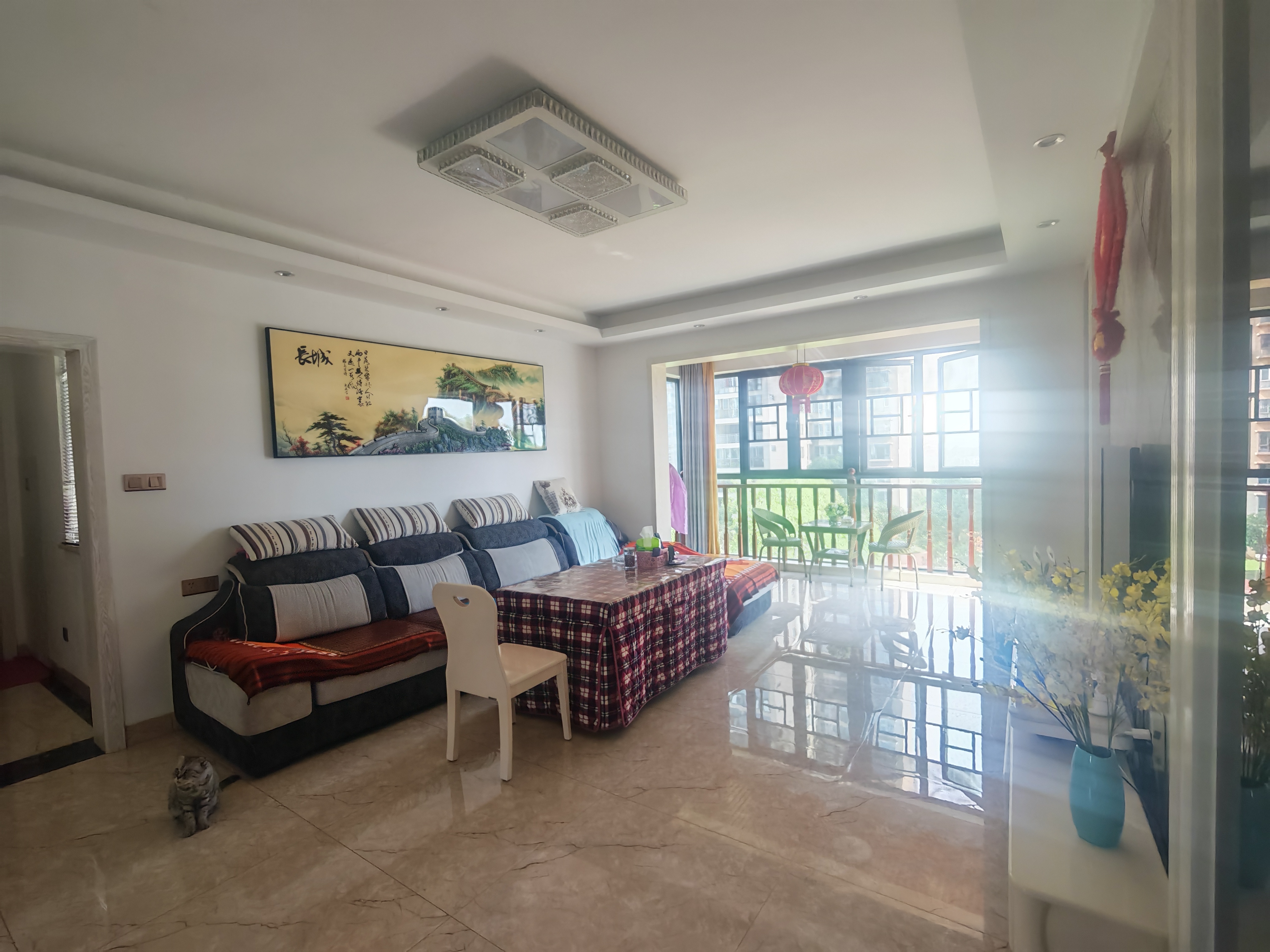 大同沁园  3室2厅2卫    77.8万客厅