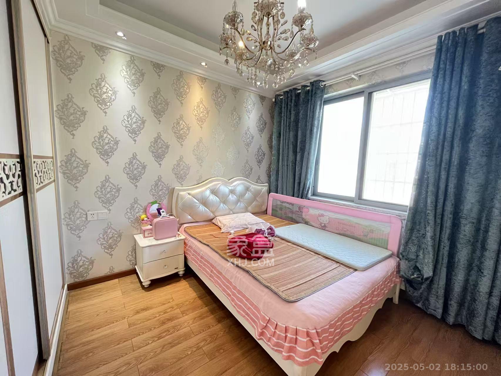 阳光100二期 3室2厅2卫 3500.0元/月 阳光100二期 3室2厅2卫 3500.0元/月室内图