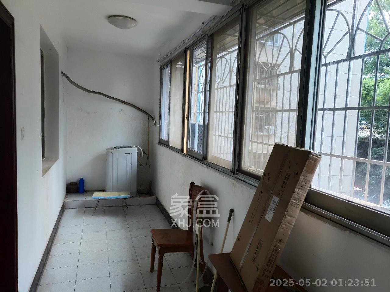南园小区  3室2厅1卫   1800.00元/月室内图