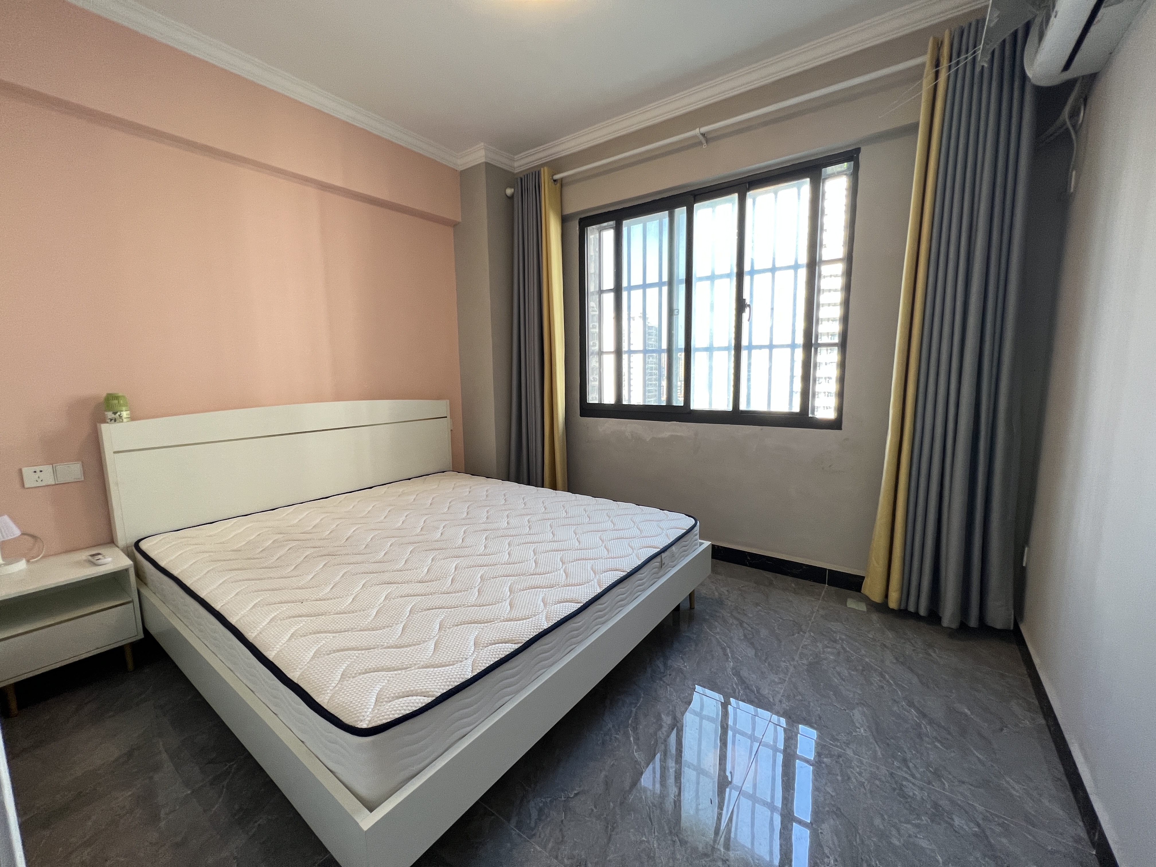 虹冠大厦 2室2厅1卫 89.8万 虹冠大厦 2室2厅1卫 89.8万客厅