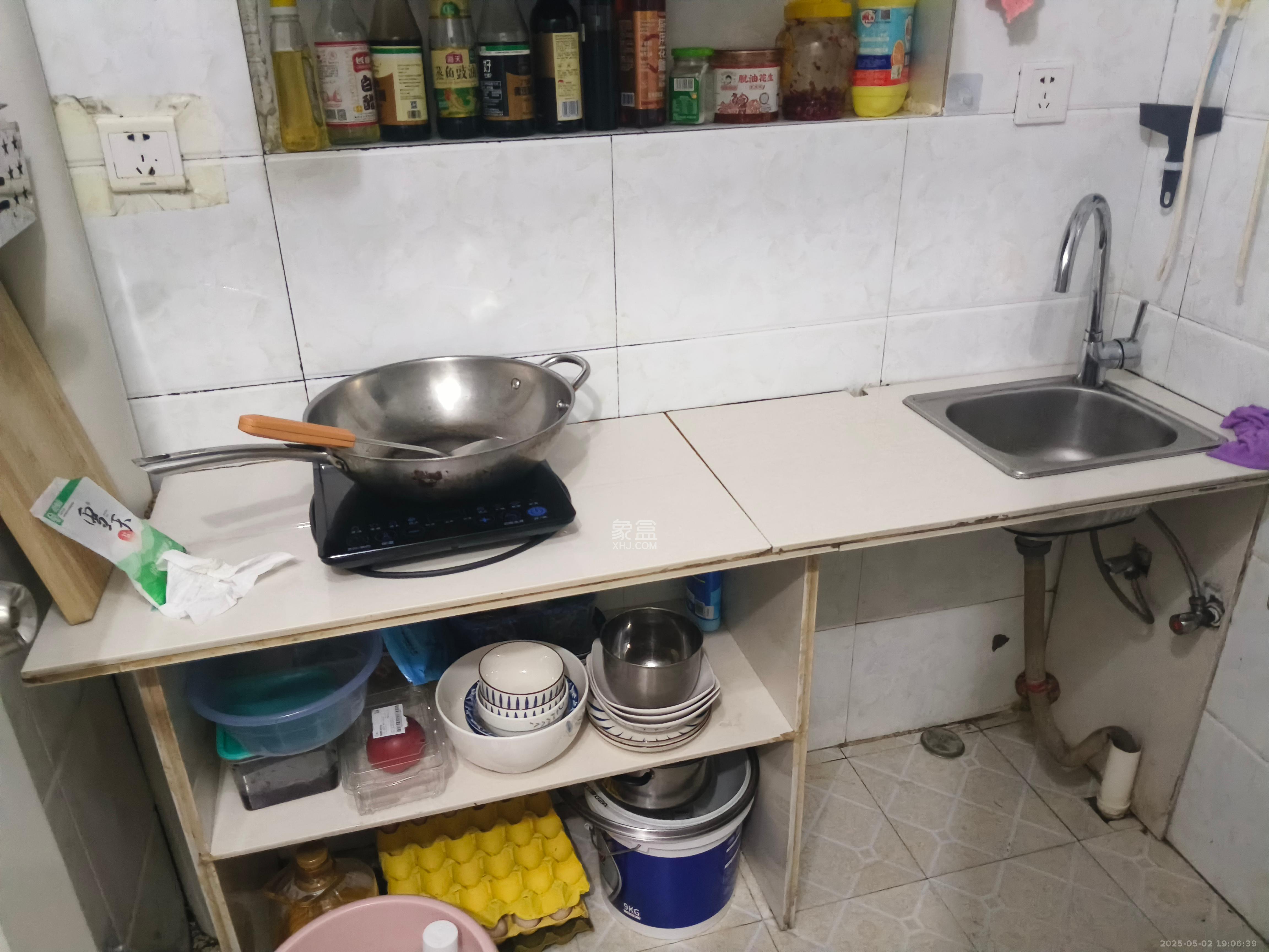 上碧湘街散盘 1室1厅1卫 1000.0元/月 上碧湘街散盘 1室1厅1卫 1000.0元/月室内图