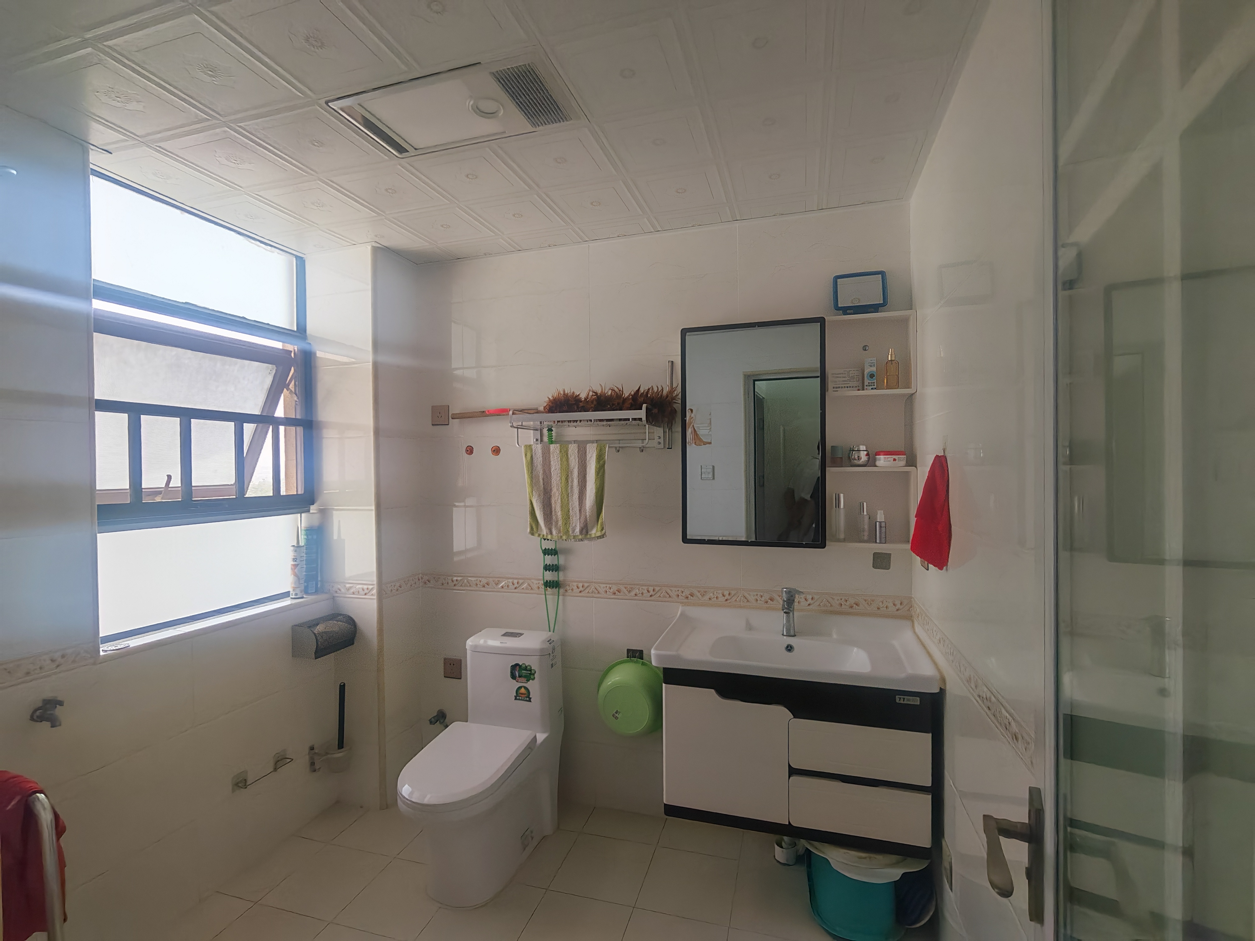 大同沁园  3室2厅2卫    77.8万客厅