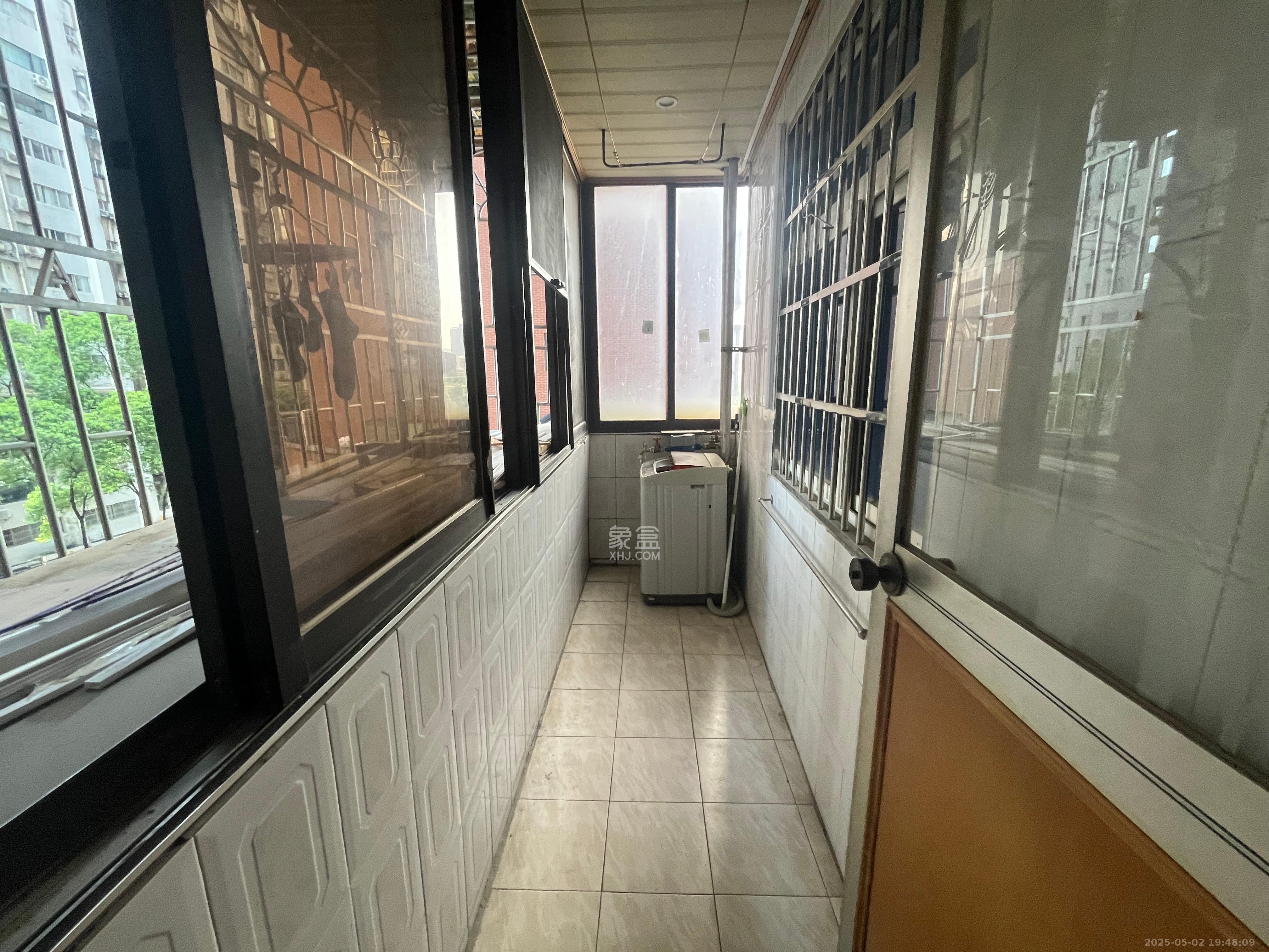 湖南日报宿舍 3室2厅1卫 2600.0元/月 湖南日报宿舍 3室2厅1卫 2600.0元/月室内图