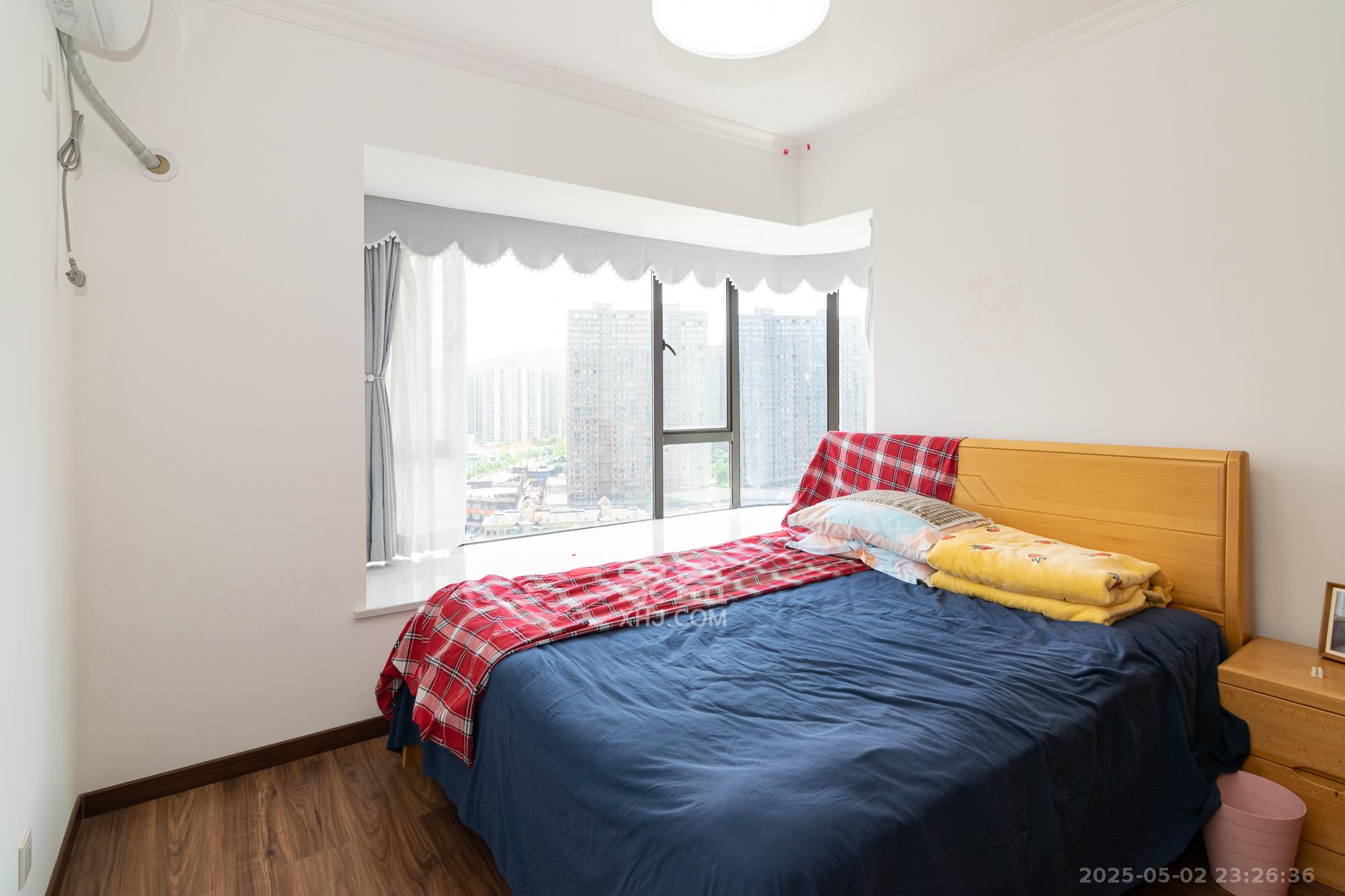 润和紫郡一期 3室2厅2卫 79.8万 润和紫郡一期 3室2厅2卫 79.8万卧室