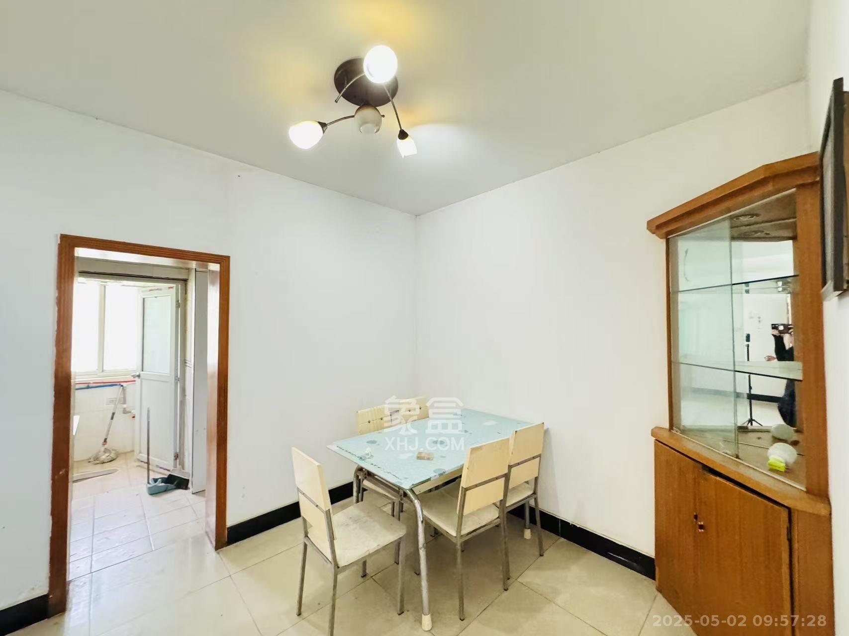 公交金盆小区 2室2厅1卫 1000.0元/月 公交金盆小区 2室2厅1卫 1000.0元/月室内图