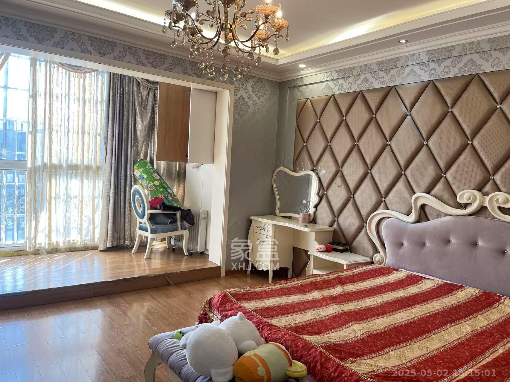 阳光100二期 3室2厅2卫 3500.0元/月 阳光100二期 3室2厅2卫 3500.0元/月室内图