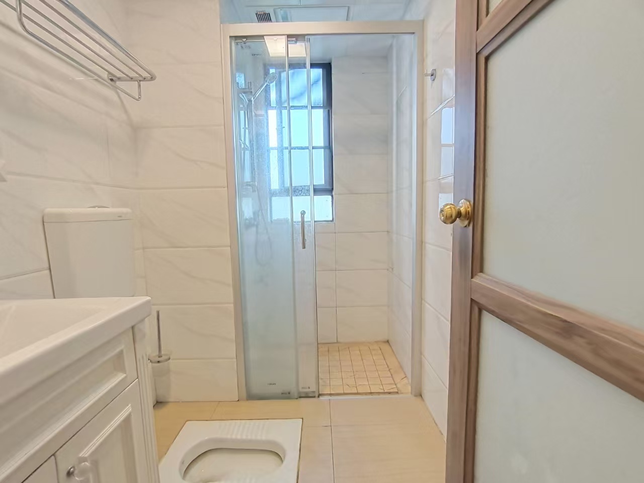 碧桂园梓山府  4室2厅2卫   2300.00元/月室内图