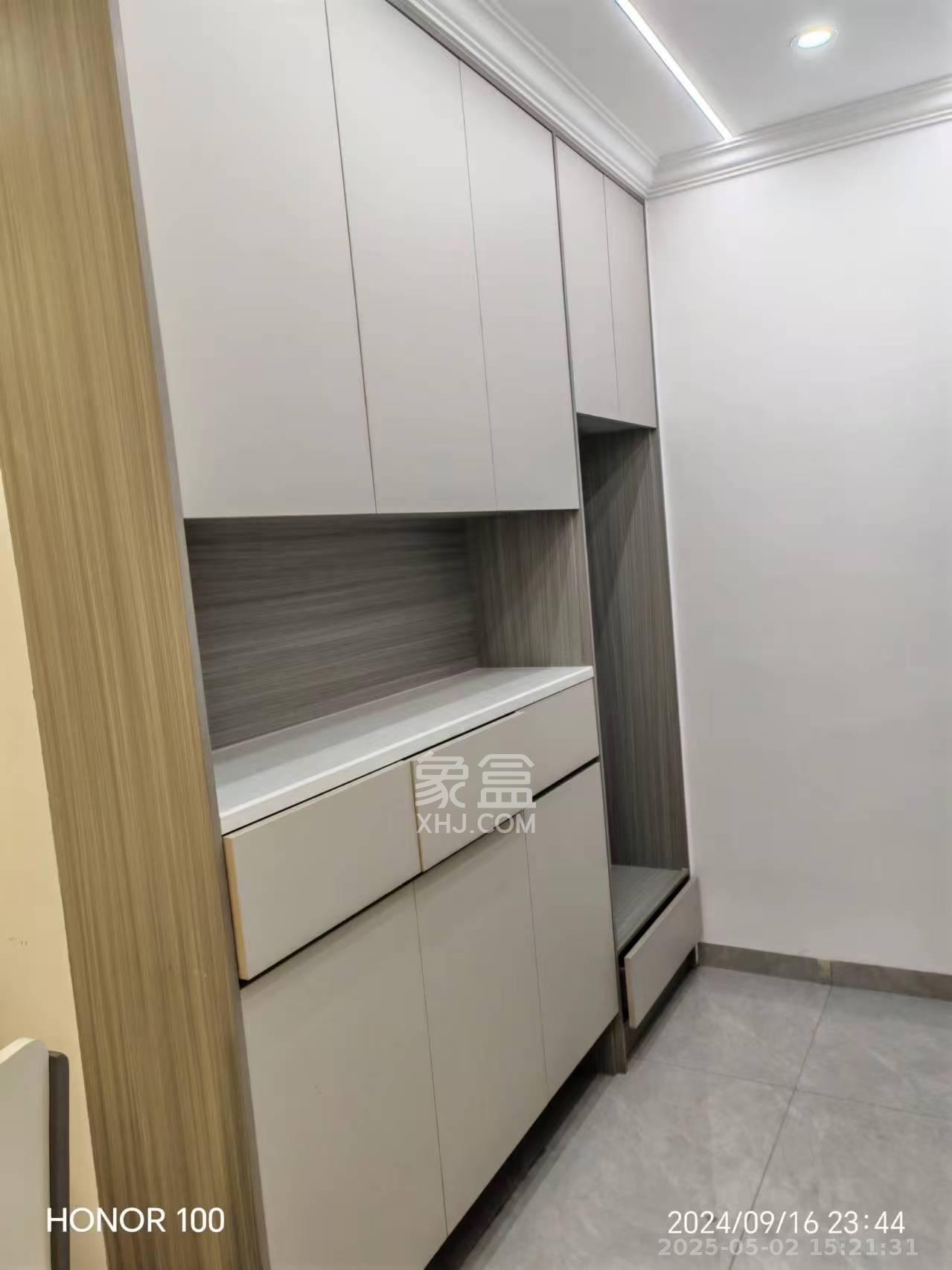 学士翰林苑  3室2厅2卫   2200.00元/月室内图