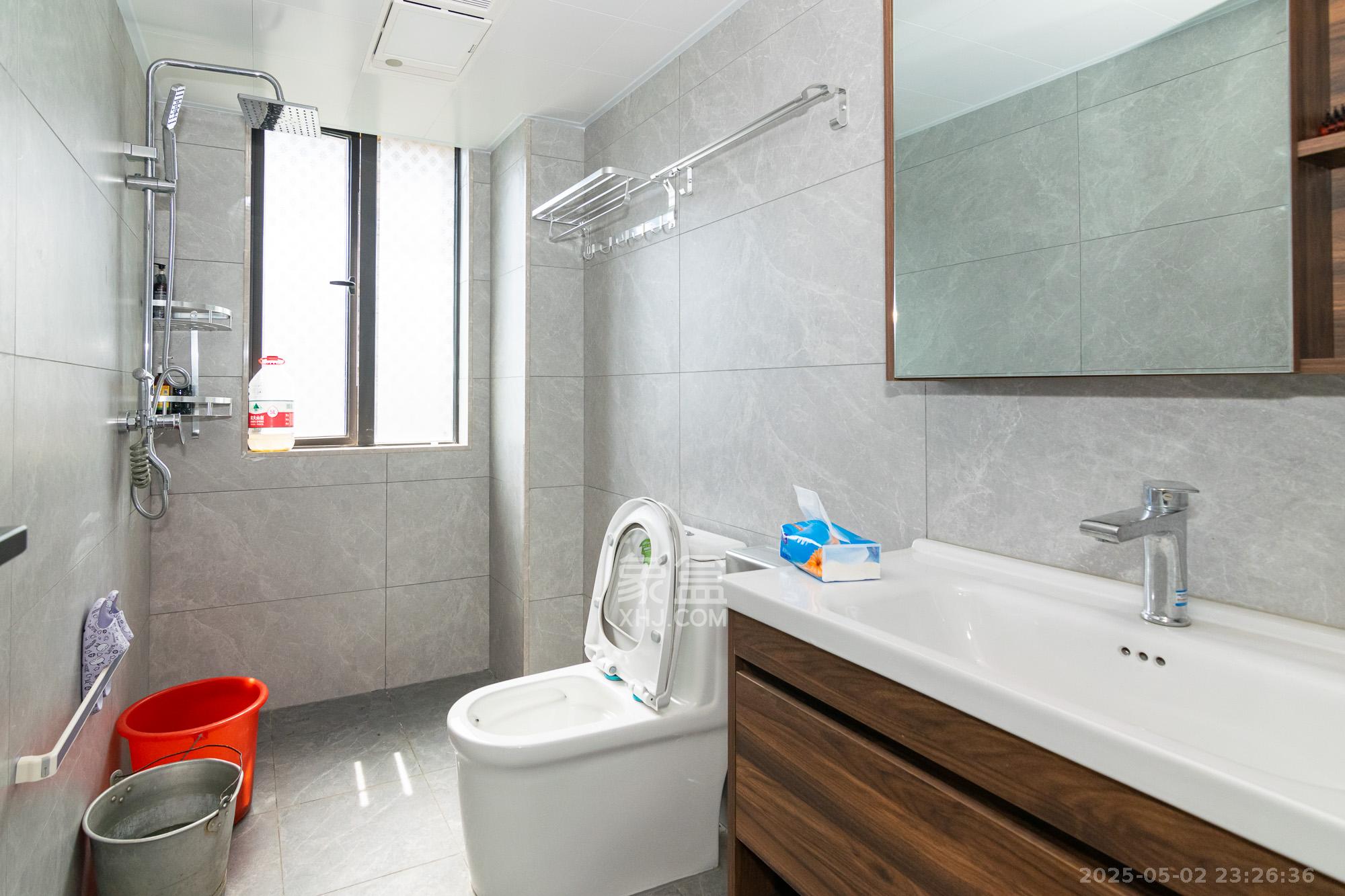 润和紫郡一期 3室2厅2卫 79.8万 润和紫郡一期 3室2厅2卫 79.8万卫生间