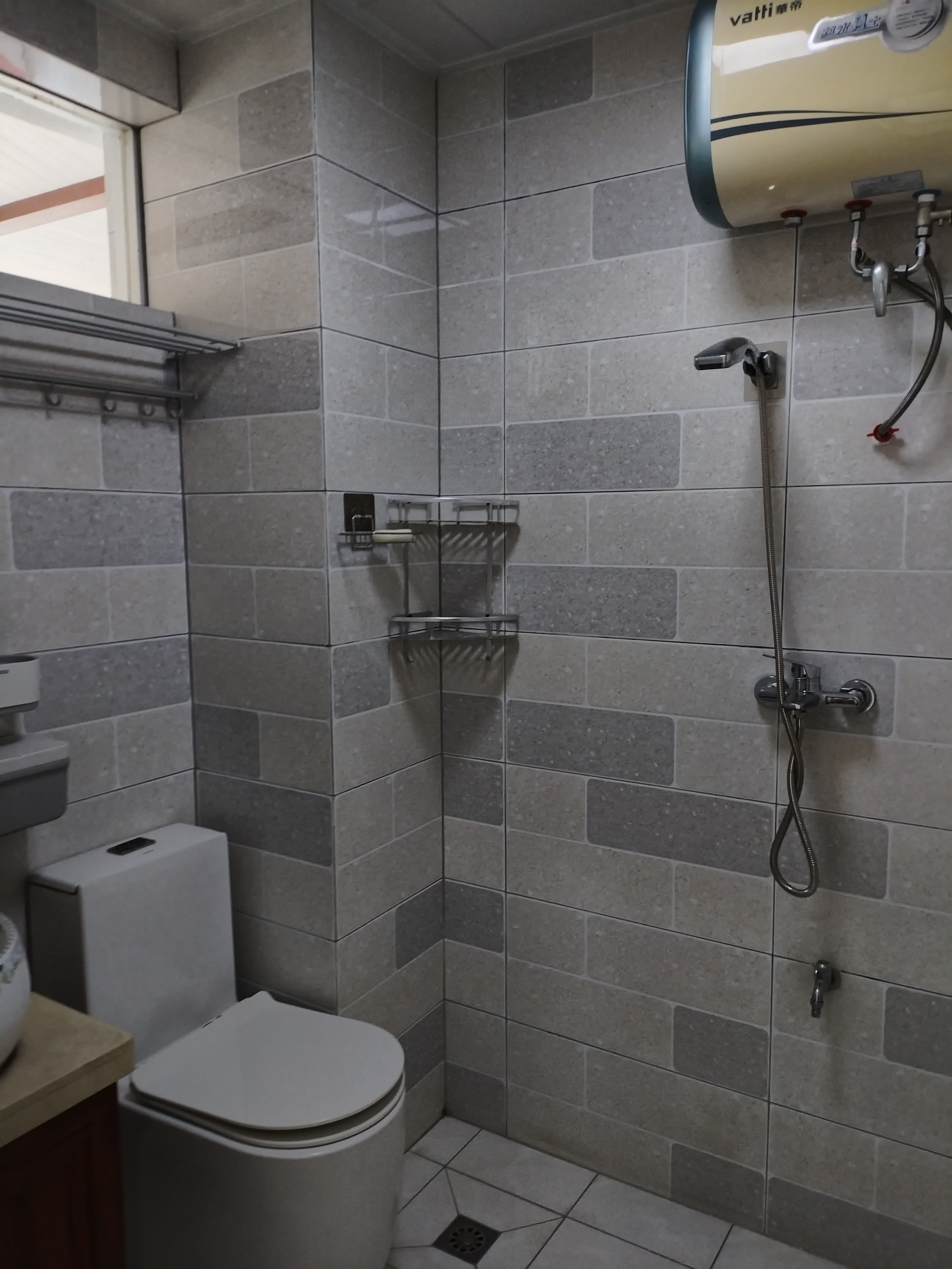 榆海小区  3室2厅1卫    105.0万 榆海小区  3室2厅1卫    105.0万室内图