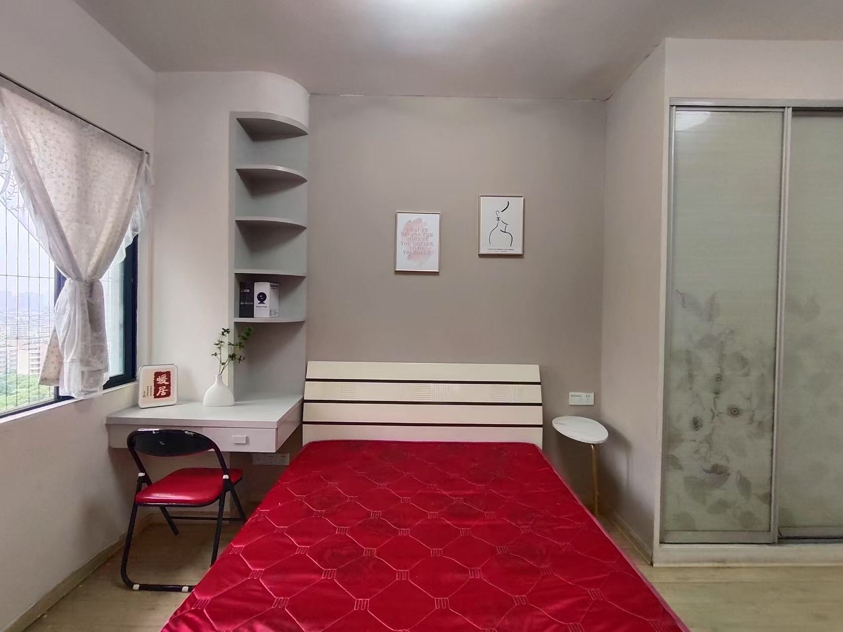 名仕华府  1室1厅1卫   1300.00元/月室内图