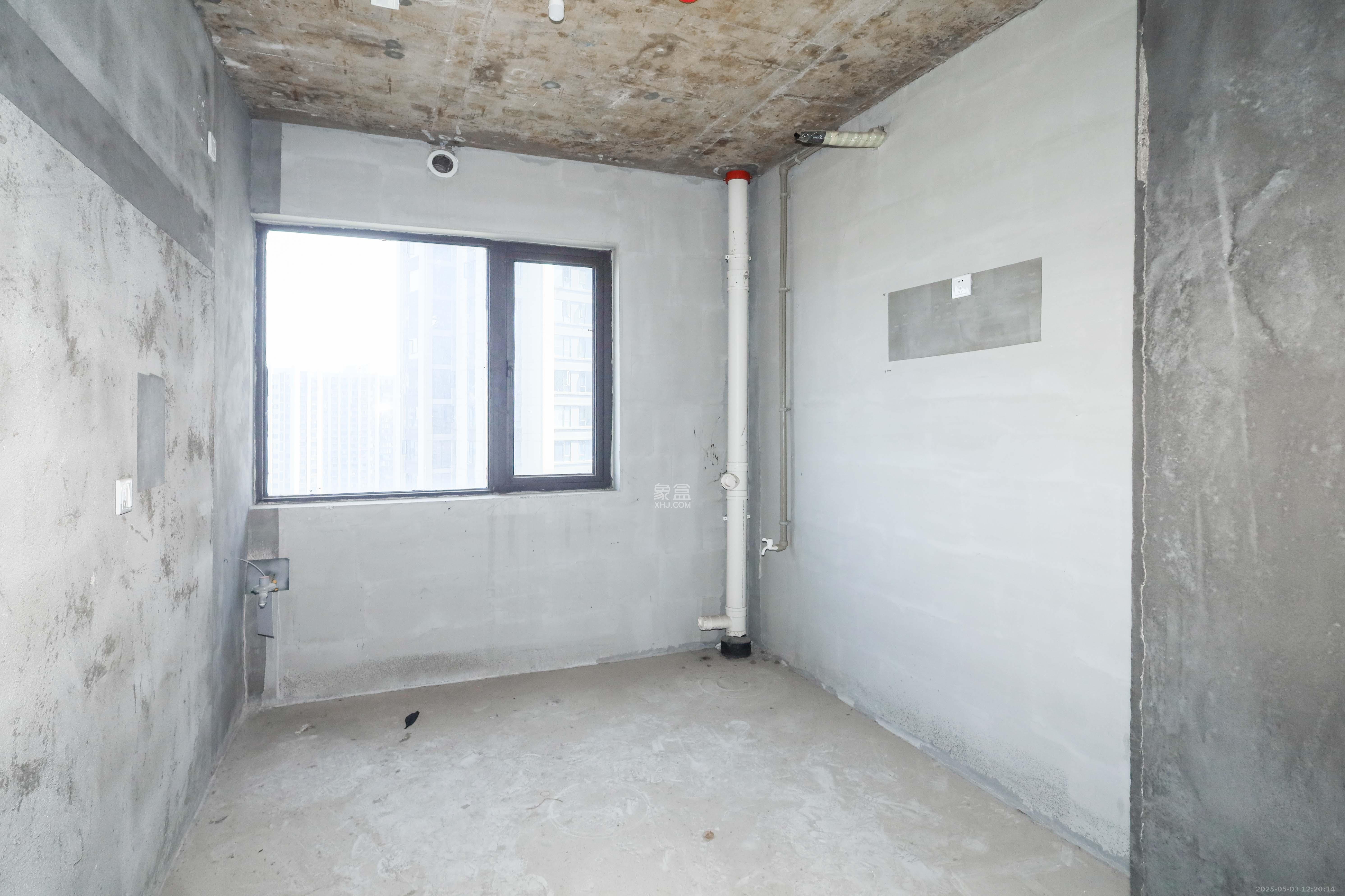 建发央著  4室2厅2卫   246.00万厨房