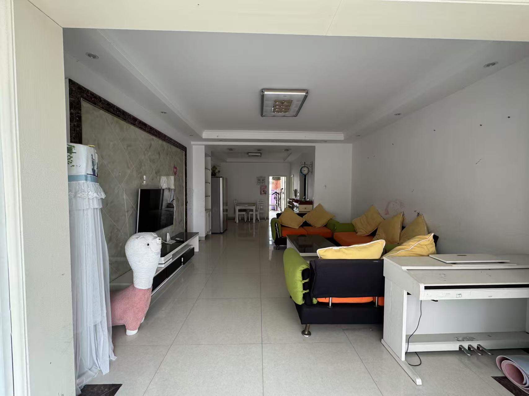 卧龙港  3室2厅2卫   1700.00元/月室内图