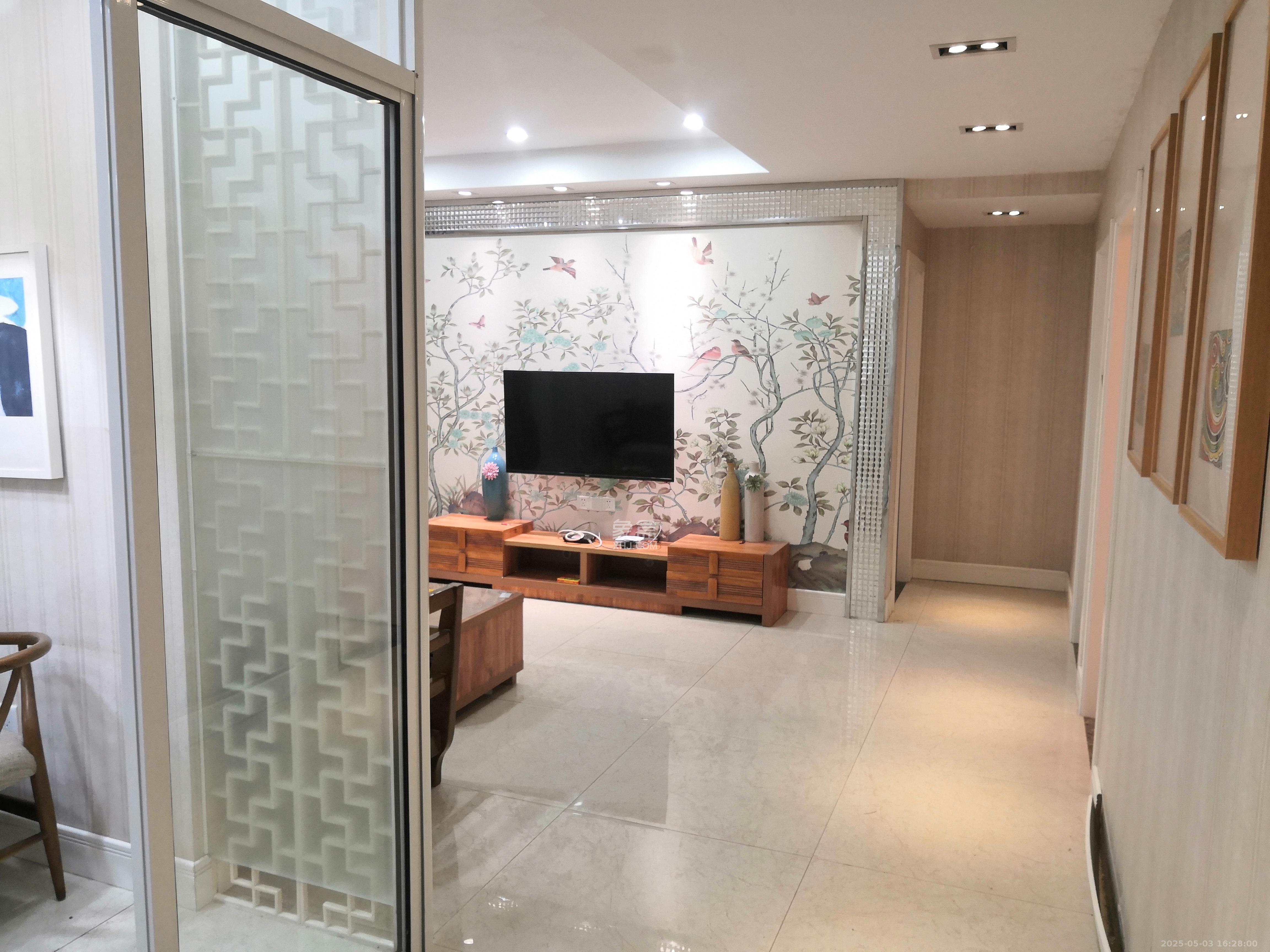 山水湾  4室2厅2卫   2400.00元/月室内图