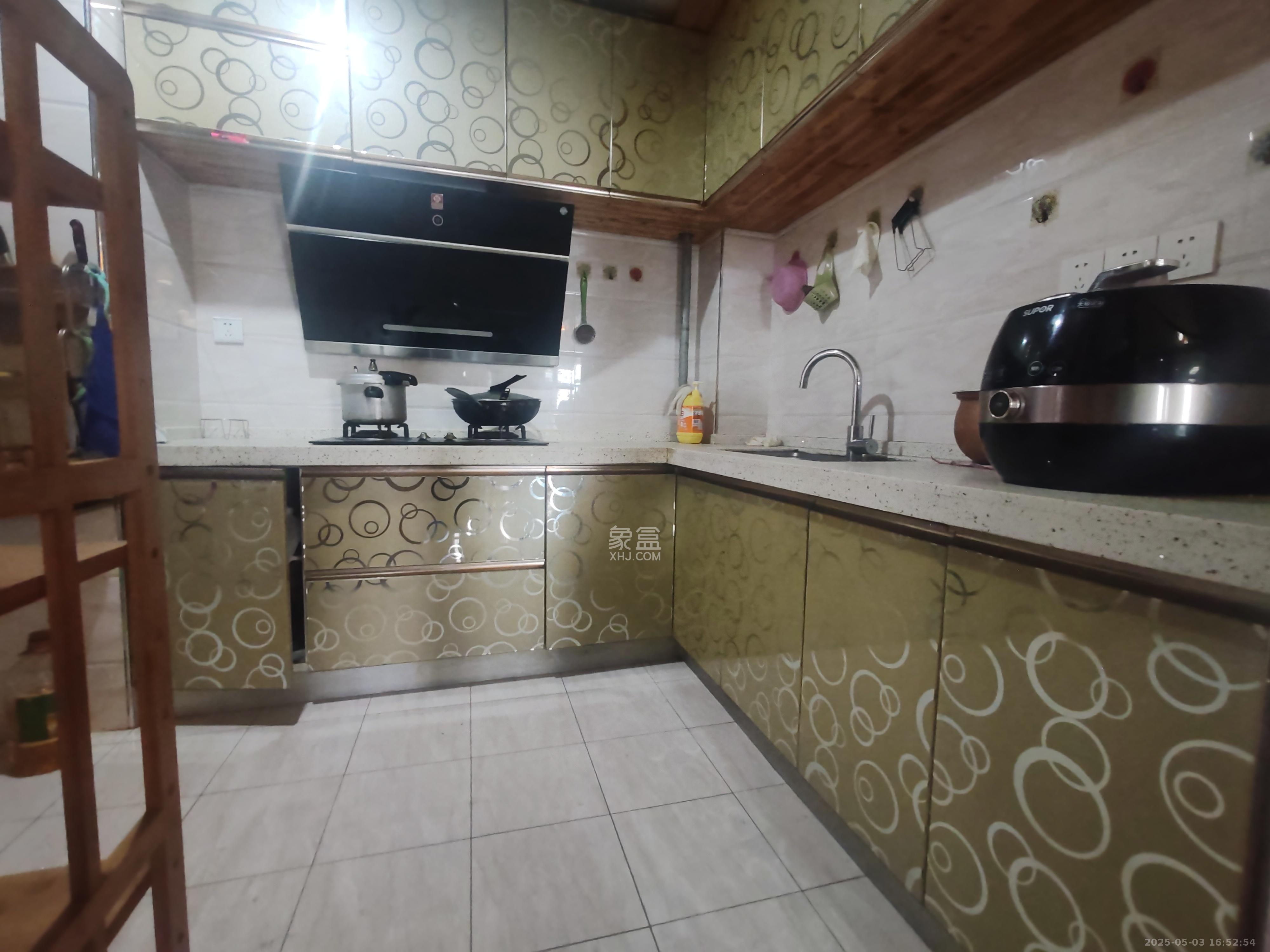 康桥长郡 3室2厅2卫 2500.0元/月 康桥长郡 3室2厅2卫 2500.0元/月室内图