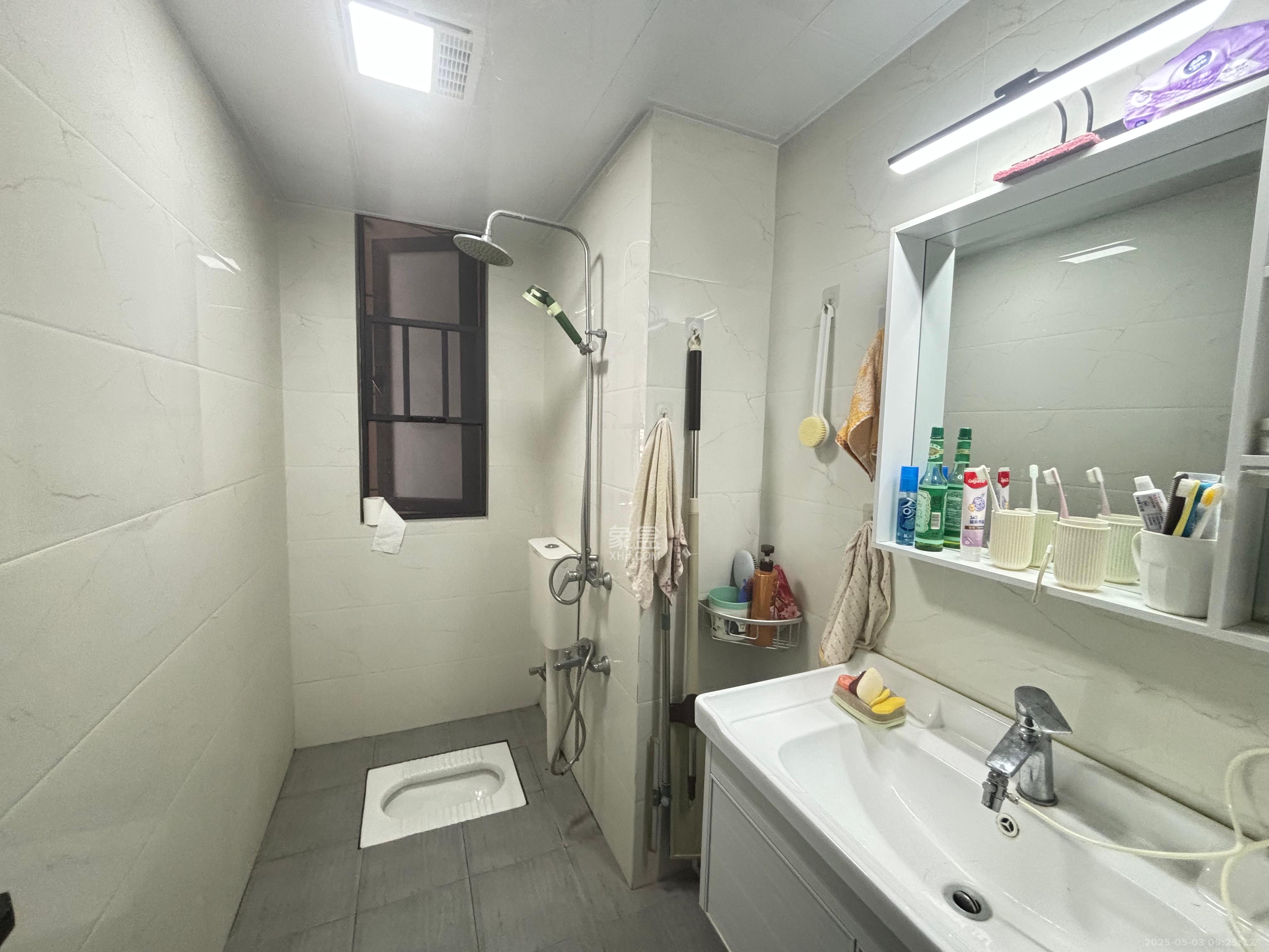 轻盐阳光CEO(轻盐雅苑)(轻奢时代)  4室2厅1卫    2500.0元/月 轻盐阳光CEO(轻盐雅苑)(轻奢时代)  4室2厅1卫    2500.0元/月室内图