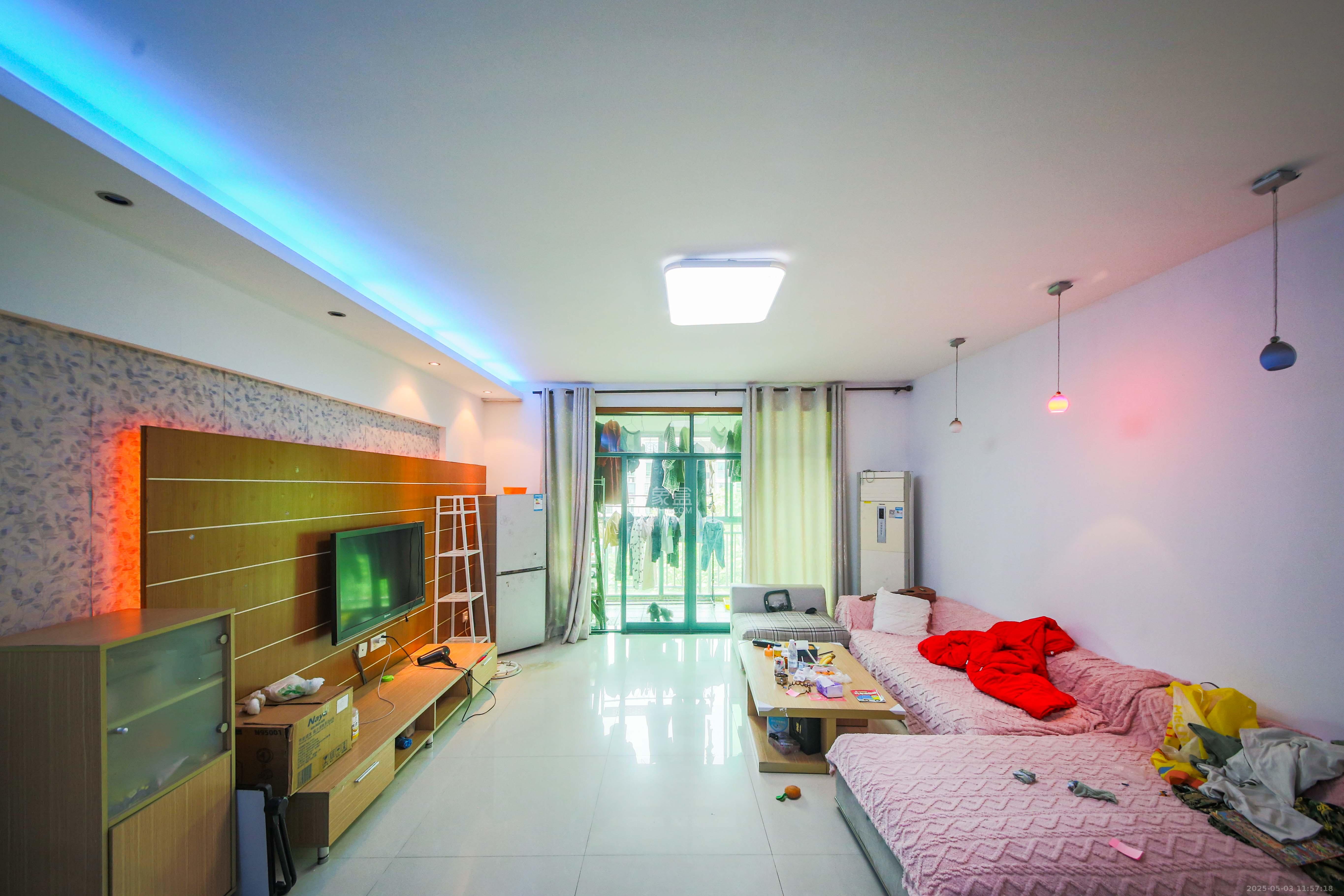 柠檬丽都 3室2厅2卫 79.9万 柠檬丽都 3室2厅2卫 79.9万客厅