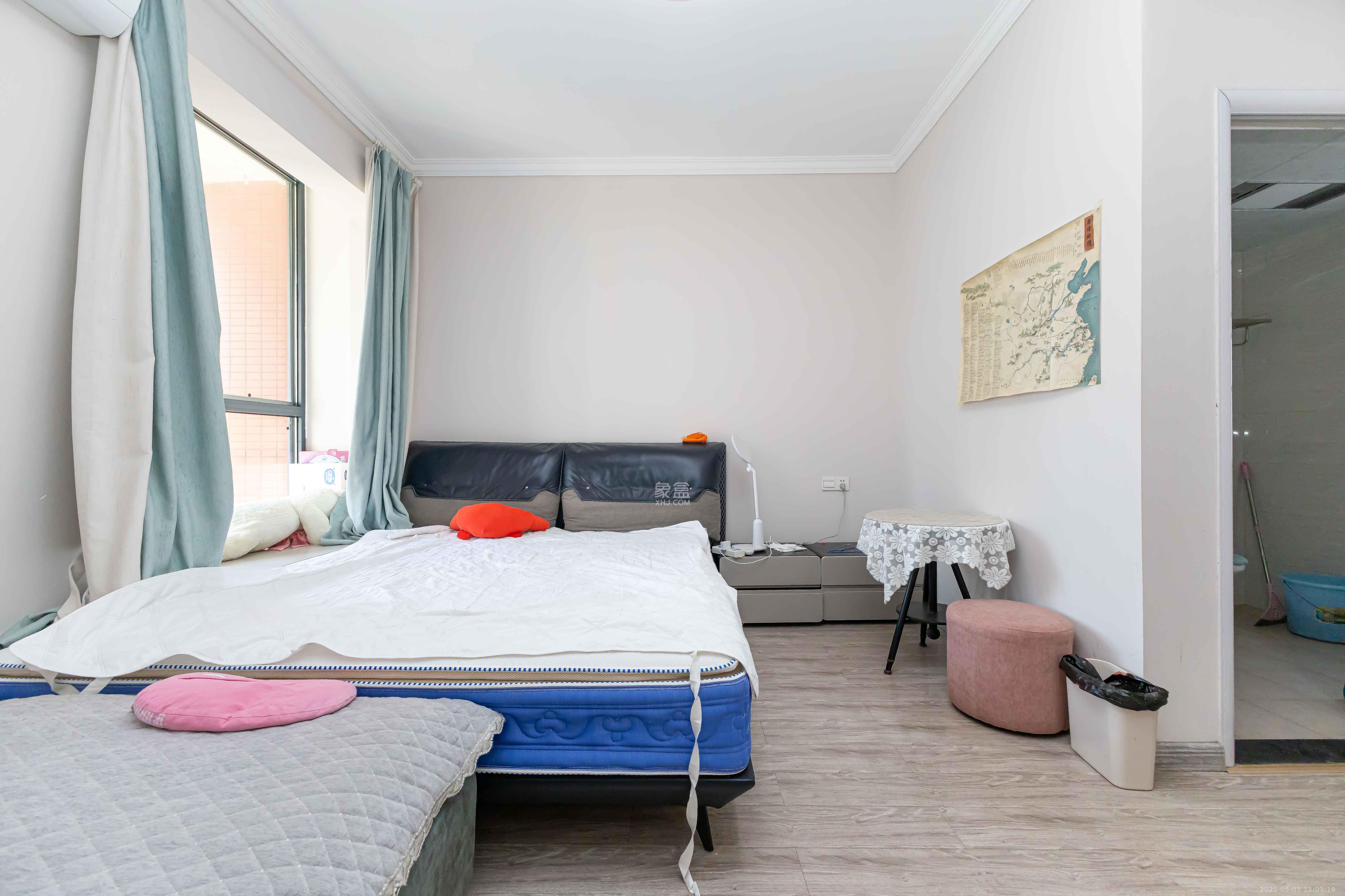 浩龙音乐界 3室2厅2卫 70.0万 浩龙音乐界 3室2厅2卫 70.0万卧室