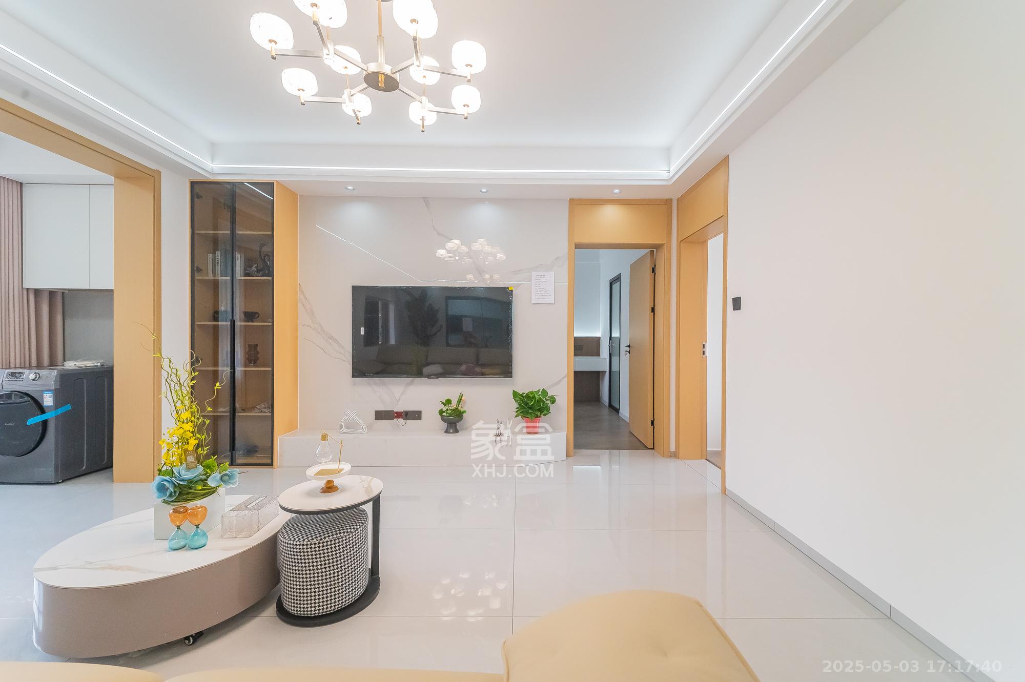 湖湾世景 5室2厅2卫 103.8万 湖湾世景 5室2厅2卫 103.8万客厅