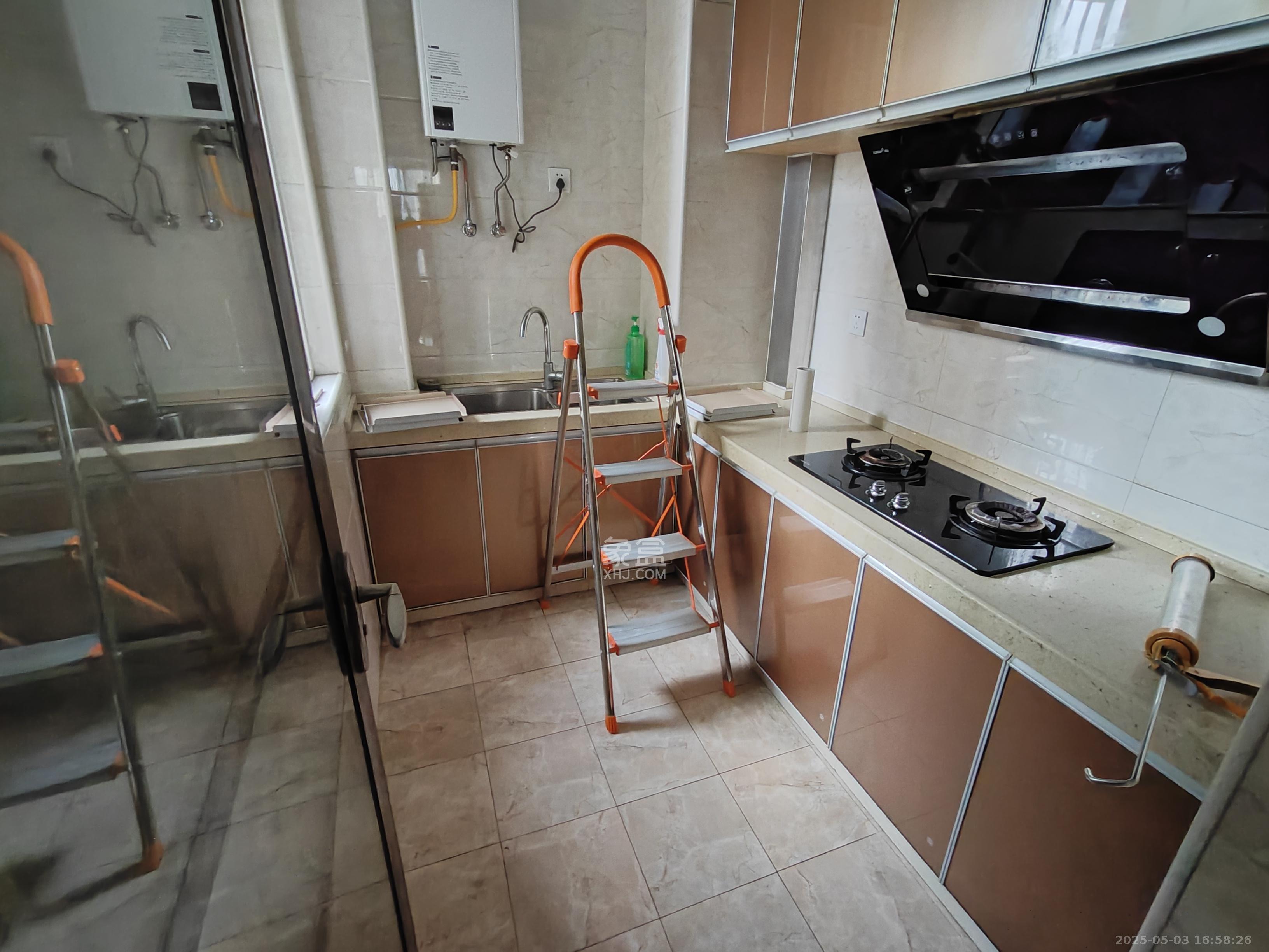 嘉顺苑 2室2厅2卫 2400.0元/月 嘉顺苑 2室2厅2卫 2400.0元/月室内图