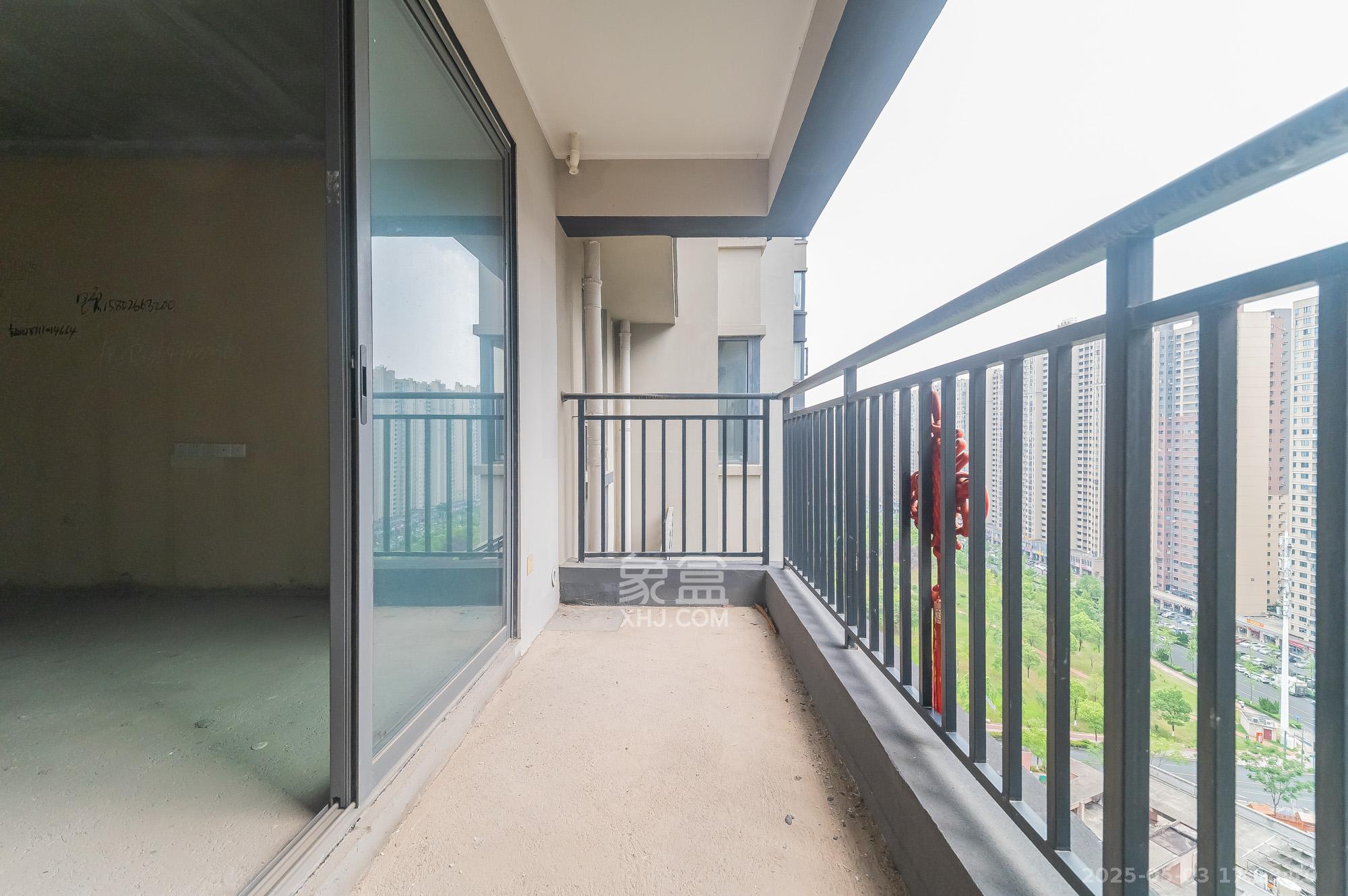 中建悦和城  4室2厅2卫   120.00万其他