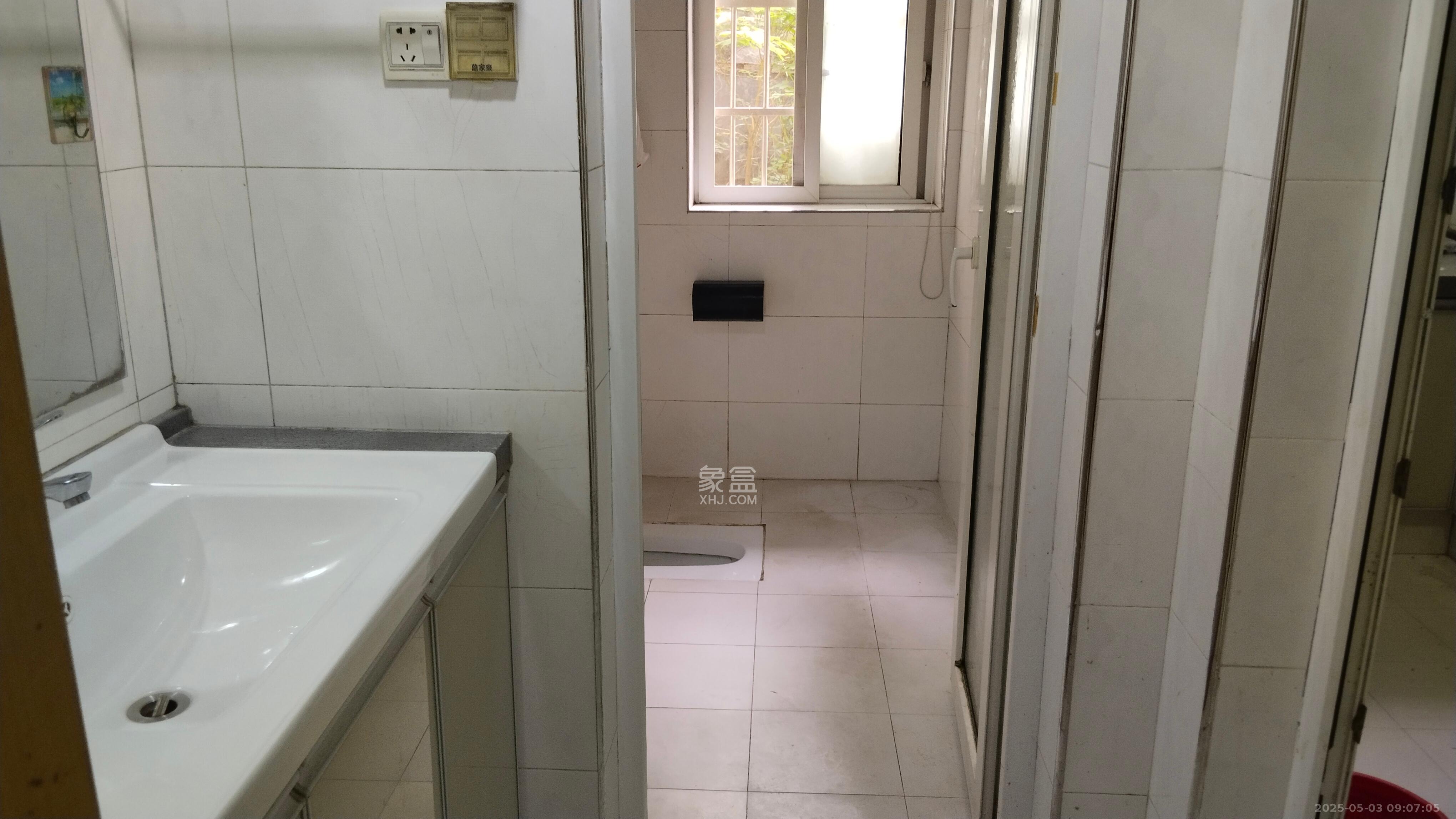 新诚小区  3室1厅1卫   1800.00元/月室内图