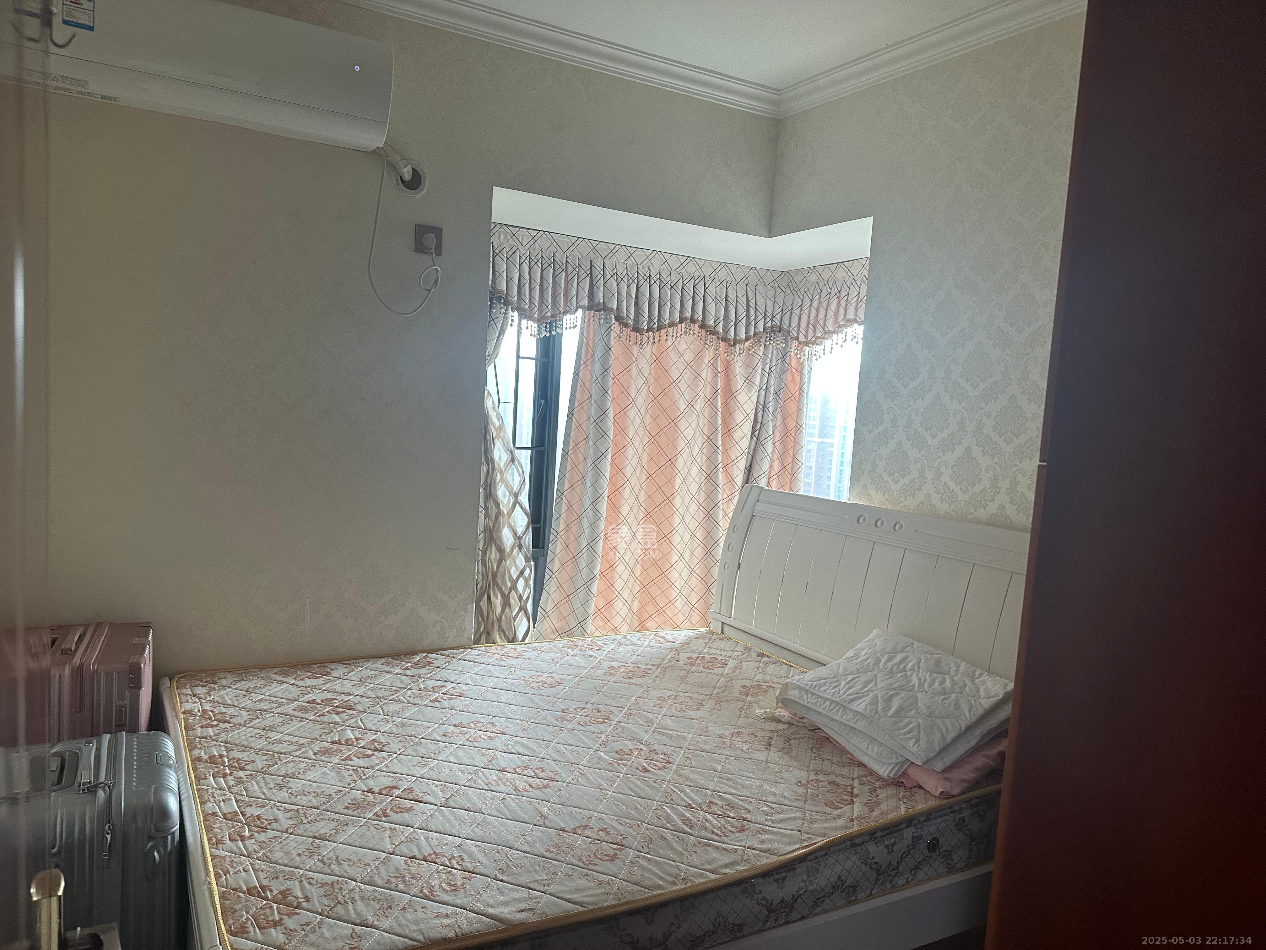 蓝山郡 3室2厅1卫 2000.0元/月 蓝山郡 3室2厅1卫 2000.0元/月室内图