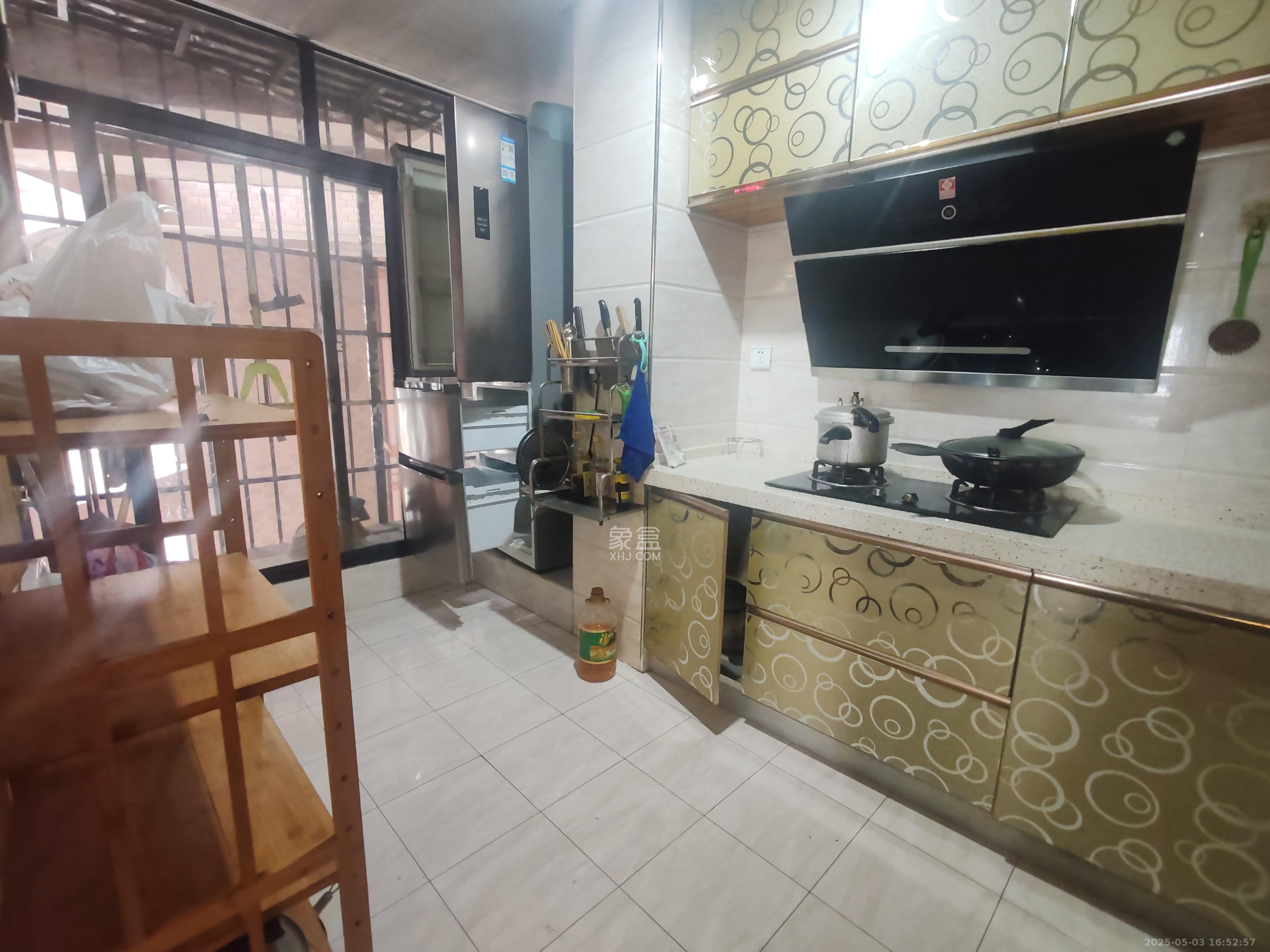 康桥长郡 3室2厅2卫 2500.0元/月 康桥长郡 3室2厅2卫 2500.0元/月室内图