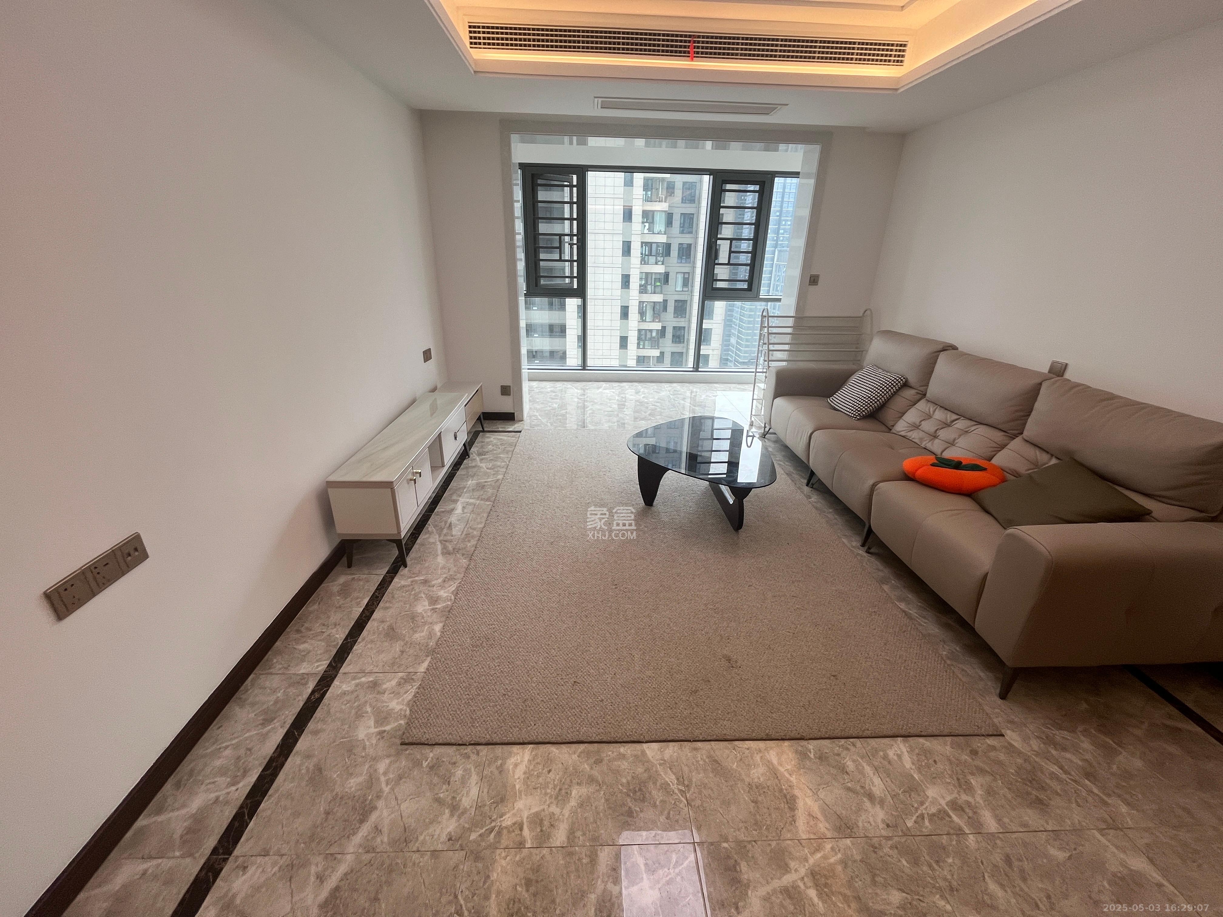 绿地长沙城际空间站(柏仕佳苑)  4室2厅2卫    4300.0元/月 绿地长沙城际空间站(柏仕佳苑)  4室2厅2卫    4300.0元/月室内图1